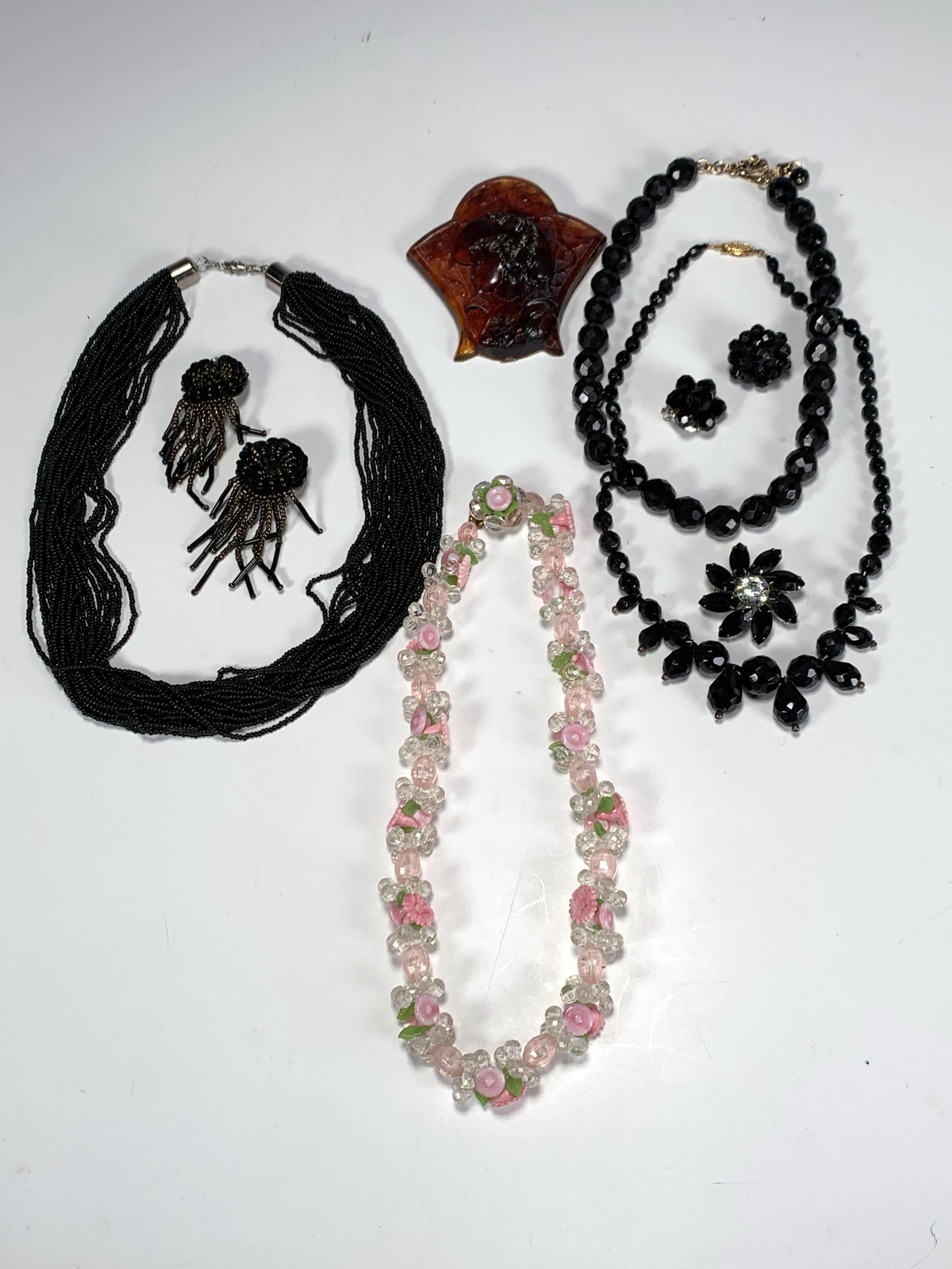LOT OF BLACK AND FLORAL COSTUME JEWELRY: LOT OF BLACK AND FLORAL COSTUME JEWELRY