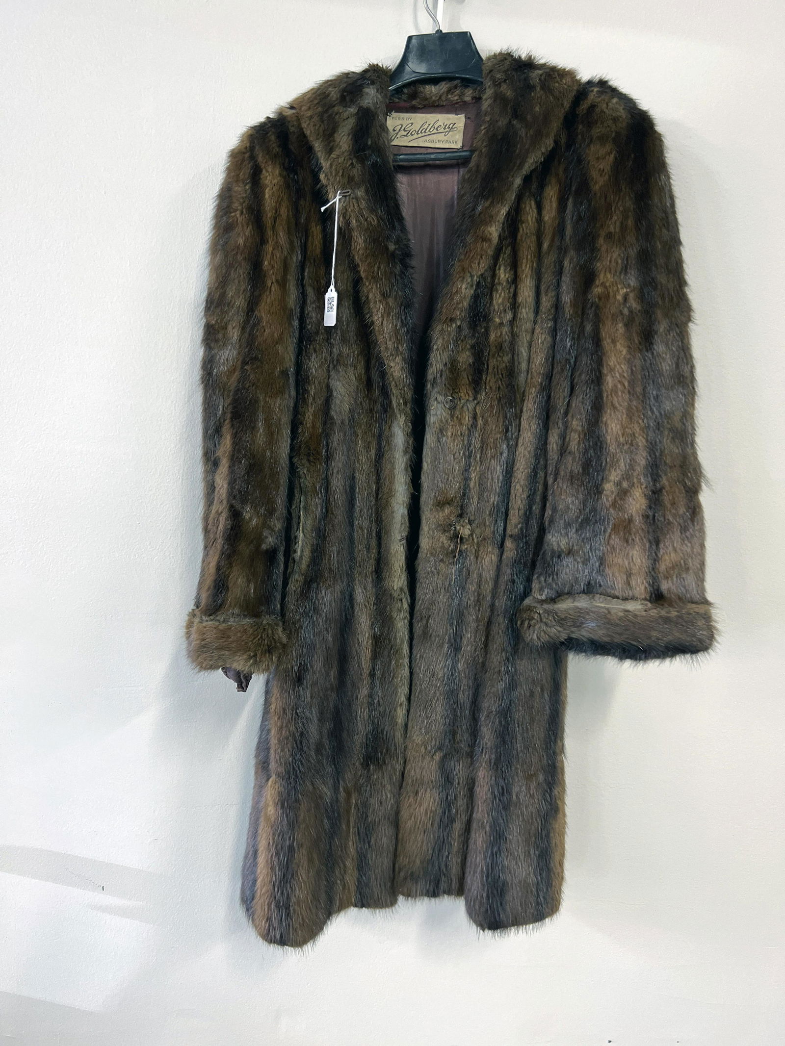 VINTAGE J GOLDBERG MINK FUR COAT: VINTAGE J GOLDBERG MINK FUR COAT