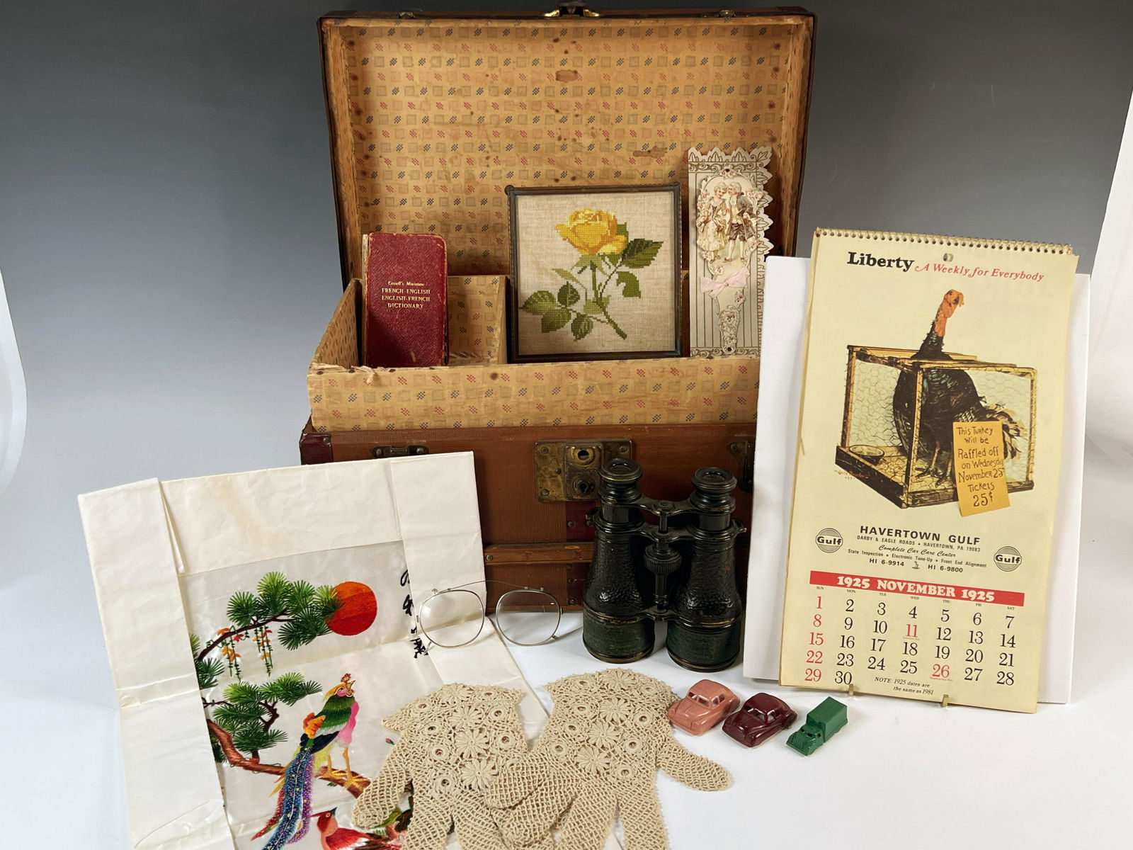 WOODEN TRUNK WITH EPHEMERA (1 of 10)