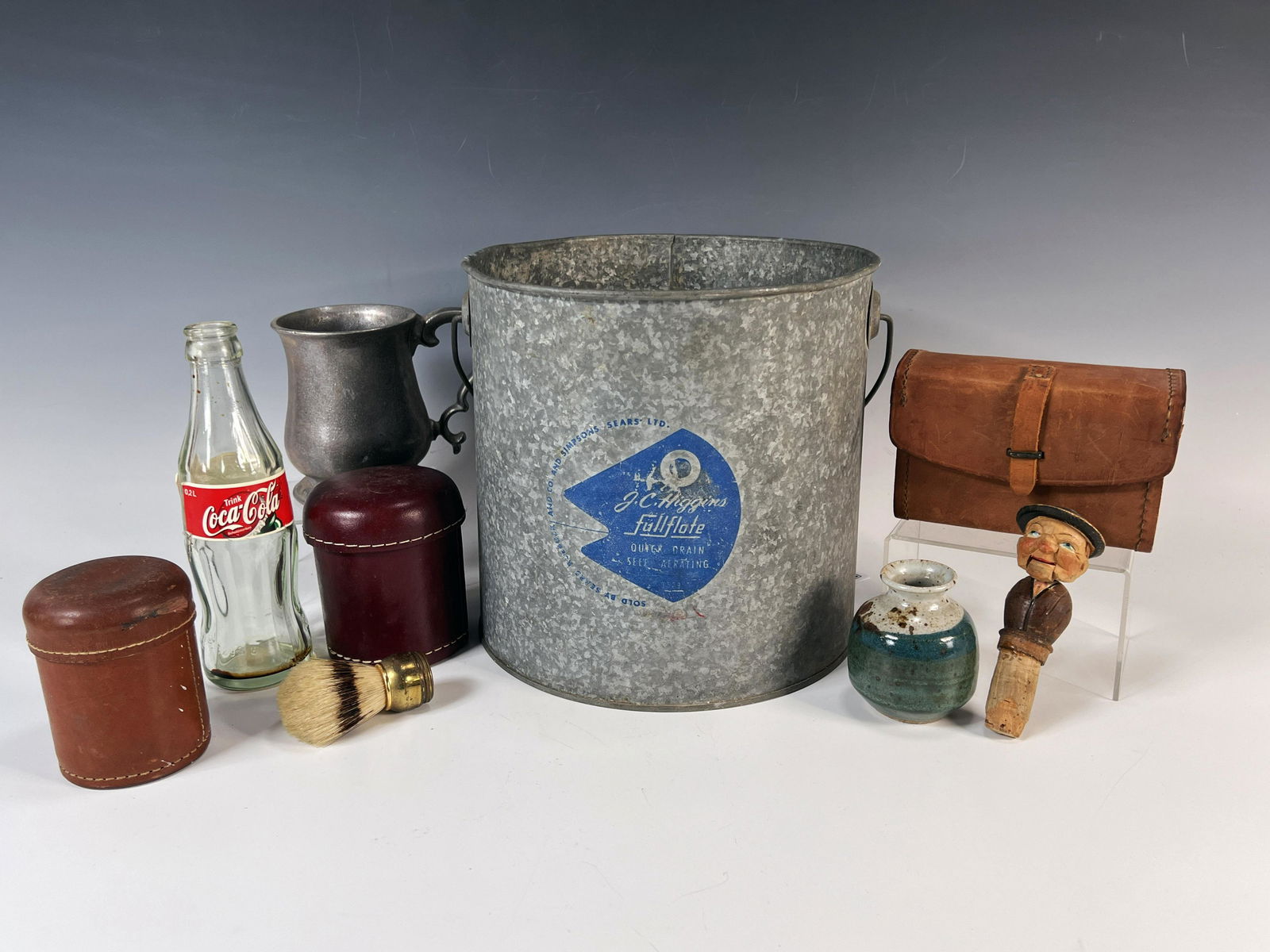 LOT OF COLLECTIBLE GROOMING/BAR ITEMS (1 of 7)