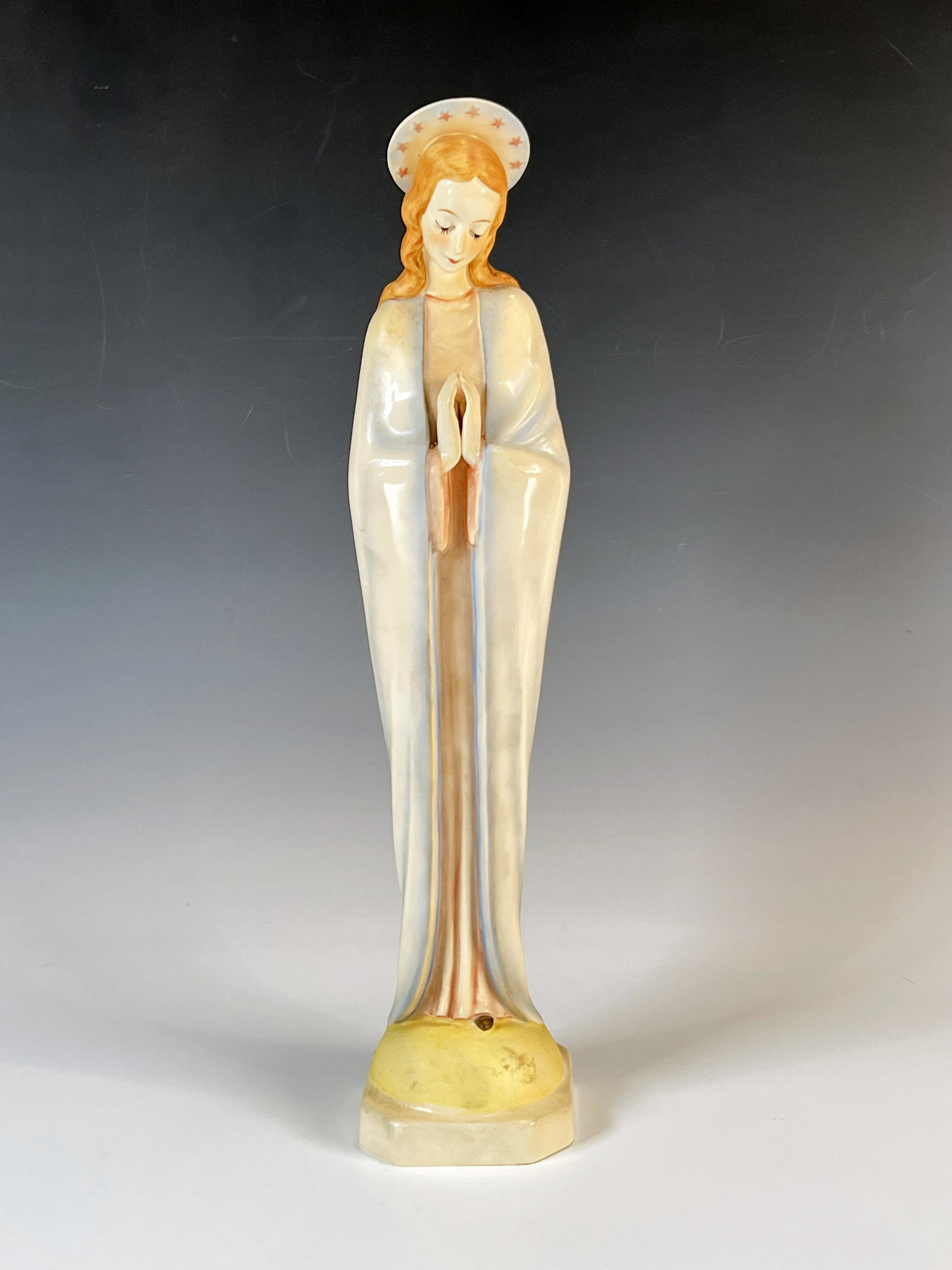 LARGE GOEBEL HUMMEL MADONNA FIGURE (1 of 5)