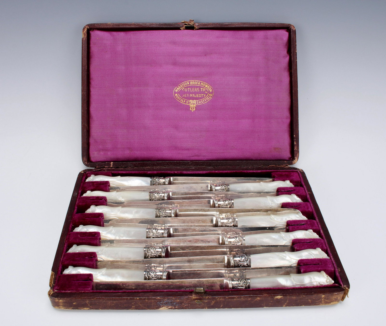 ANTIQUE HALLMARKED MOP HANDLED KNIVES IN BOX (1 of 9)