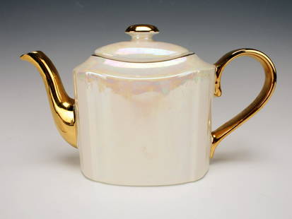 ARTHUR WOOD ENGLAND IRIDESCENT TEA POT: ARTHUR WOOD ENGLAND IRIDESCENT TEA POT