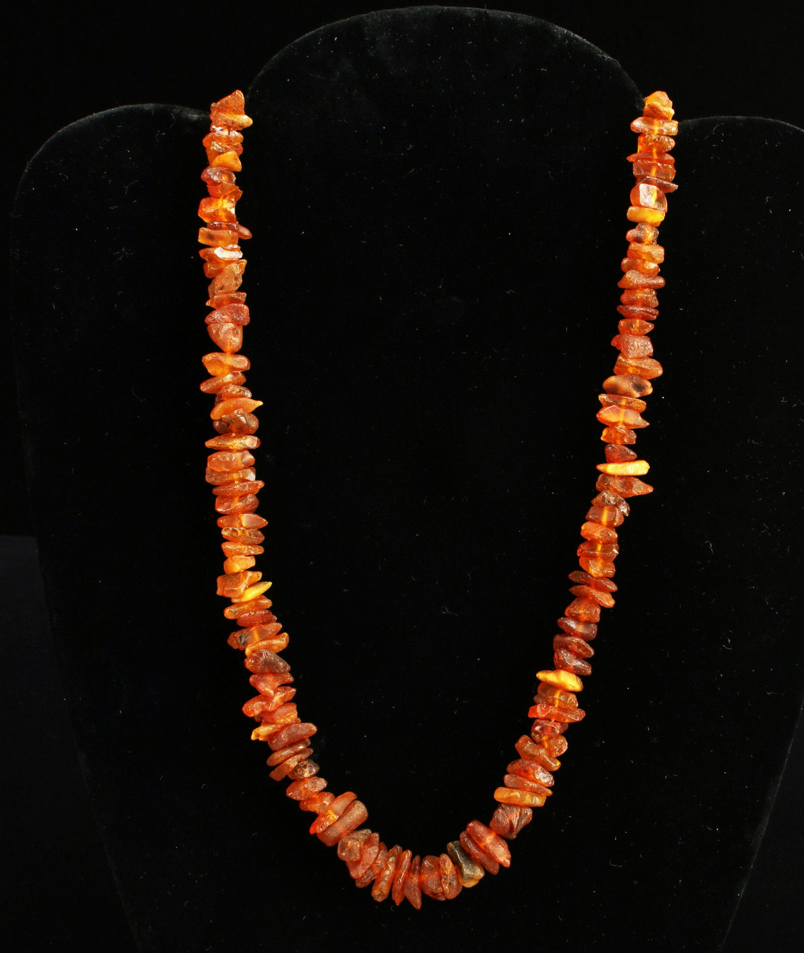 VINTAGE AMBER NUGGET NECKLACE: VINTAGE AMBER NUGGET NECKLACE