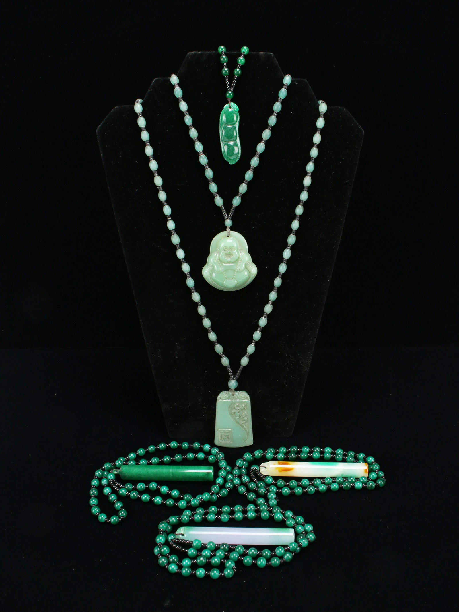 6 NECKLACES WITH JADE PENDANTS (1 of 7)