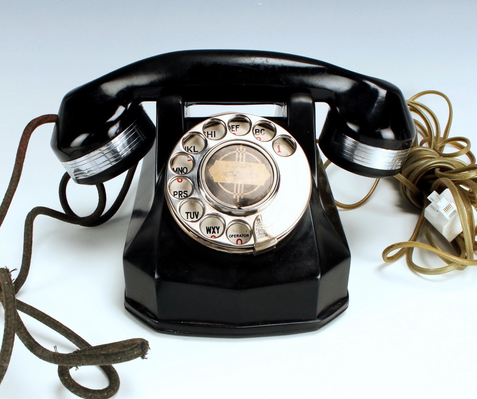 RARE BLACK & CHROME AUTOMATIC ELECTRIC BAKELITE TELEPHONE (1 of 8)