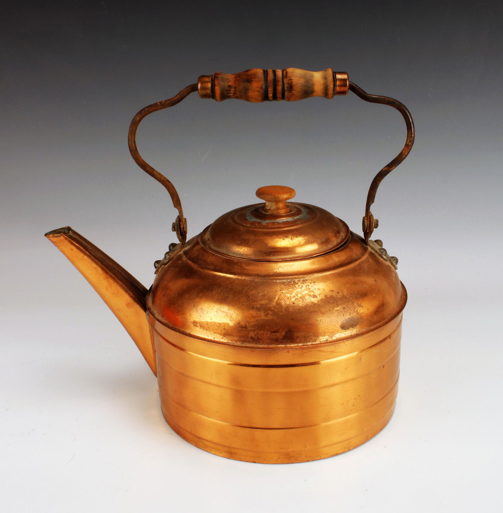 LARGE ROCHESTER COPPER TEA KETTLE (1 of 4)