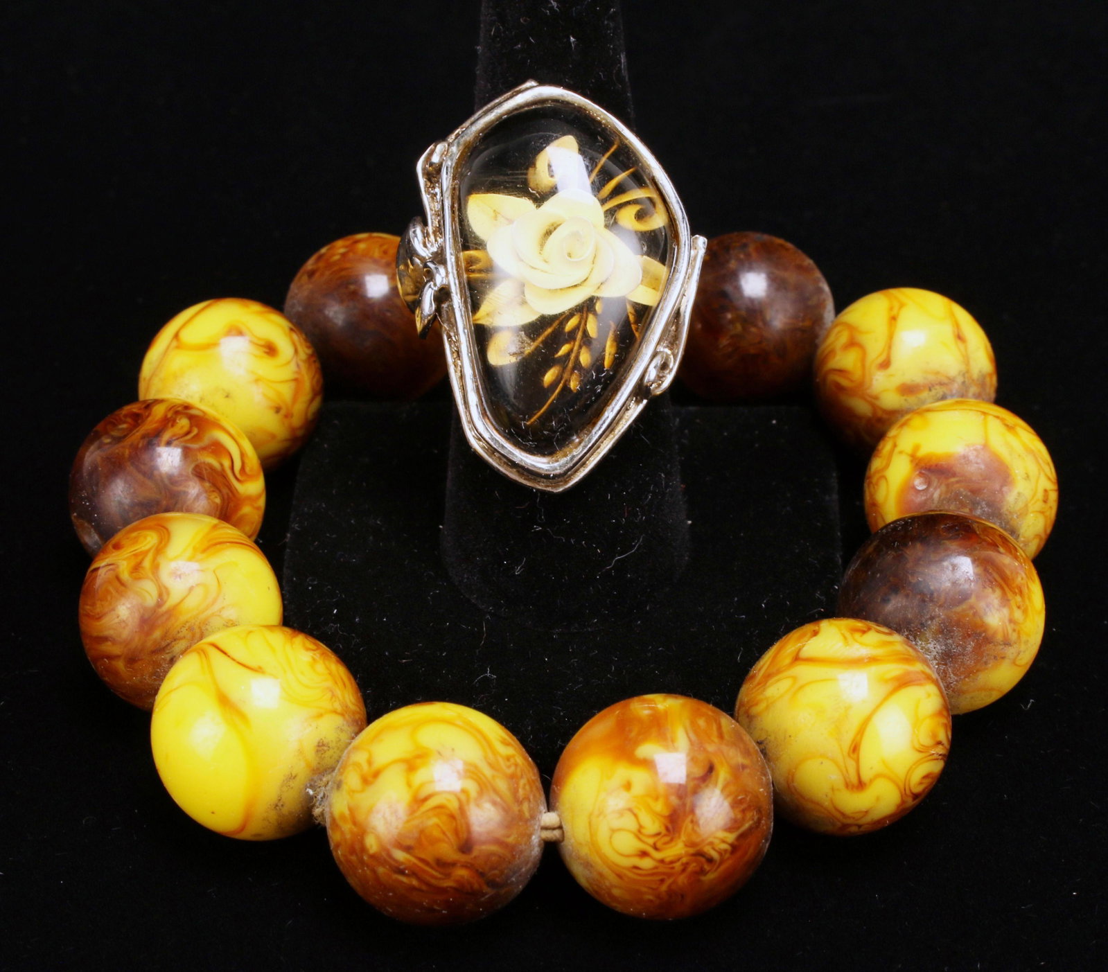 BEAD BRACELET & FLORAL RING: BEAD BRACELET & FLORAL RING <