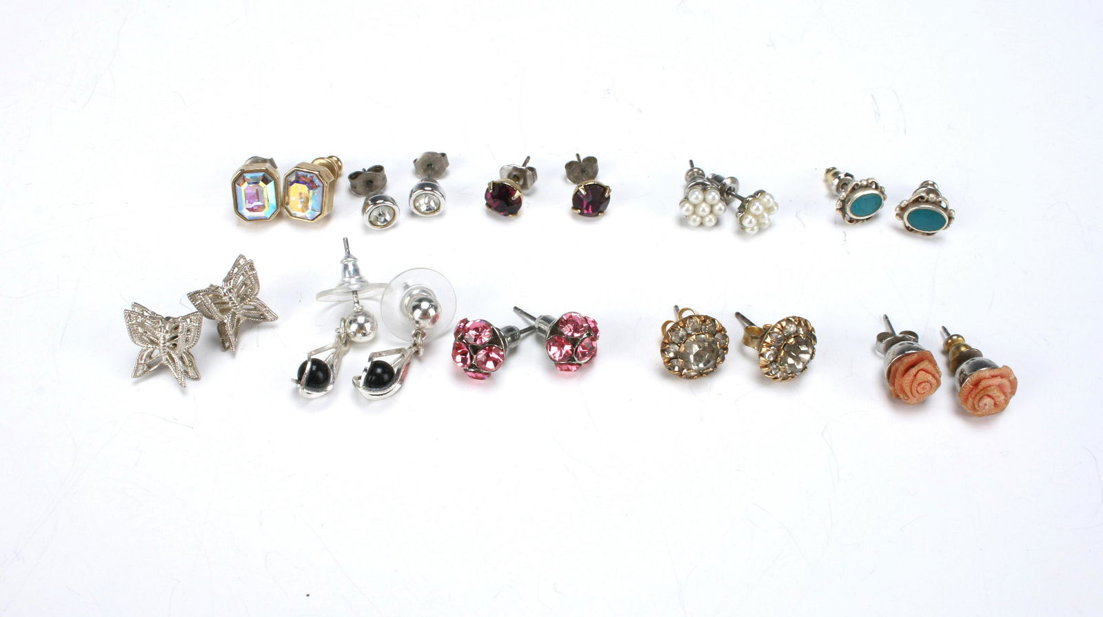 10 PAIR COSTUME STUD EARRINGS (1 of 3)
