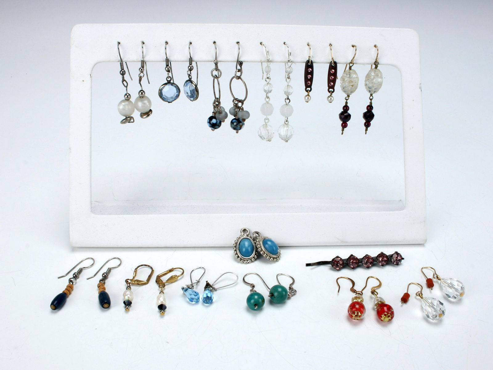 10 PAIR COSTUME DROP EARRINGS (1 of 3)