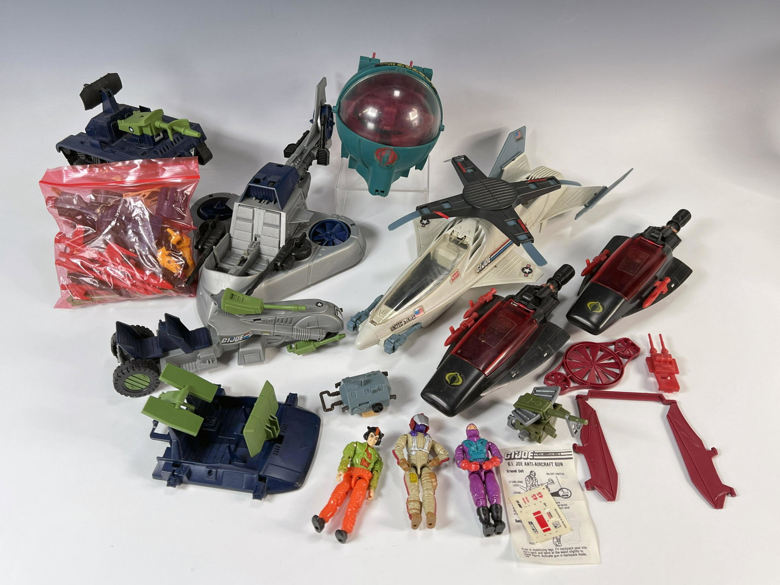 1980'S HASBRO G.I. JOE VEHICLE FIGURE ACCESSORIES LOT: 1980'S HASBRO G.I. JOE VEHICLE FIGURE ACCESSORIES