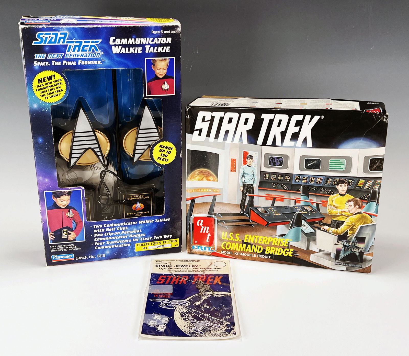 LOT OF STAR TREK COLLECTIBLES (1 of 6)