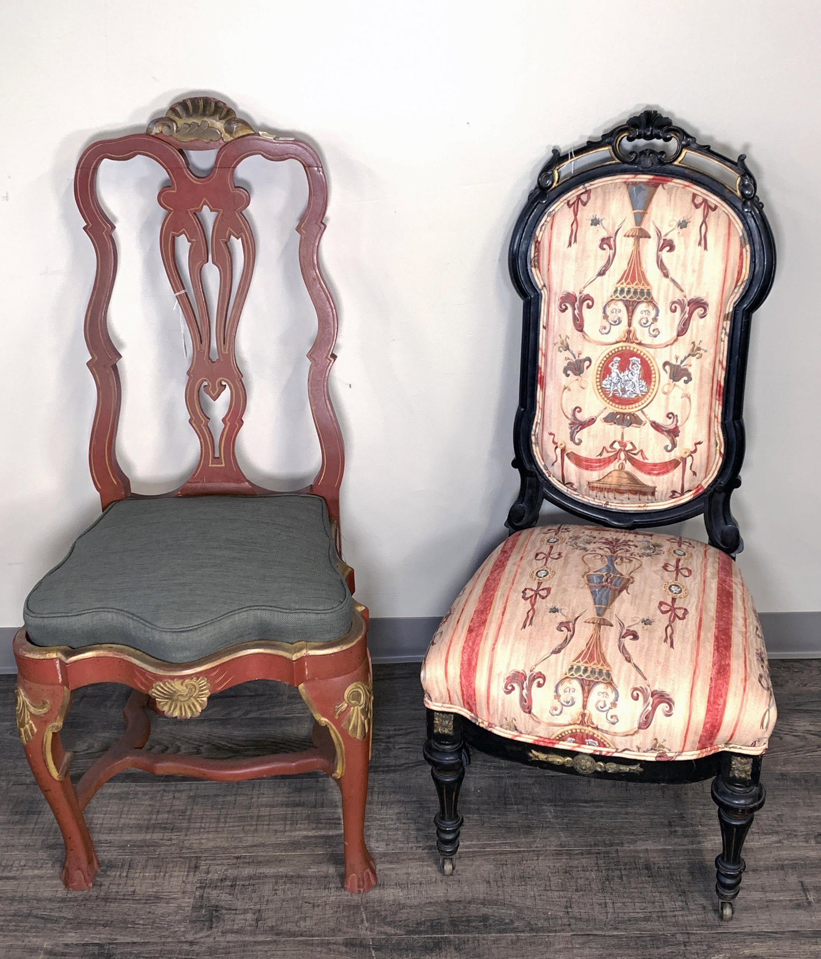 TWO PAINTED SIDE HALL CHAIRS: TWO PAINTED SIDE HALL CHAIRS