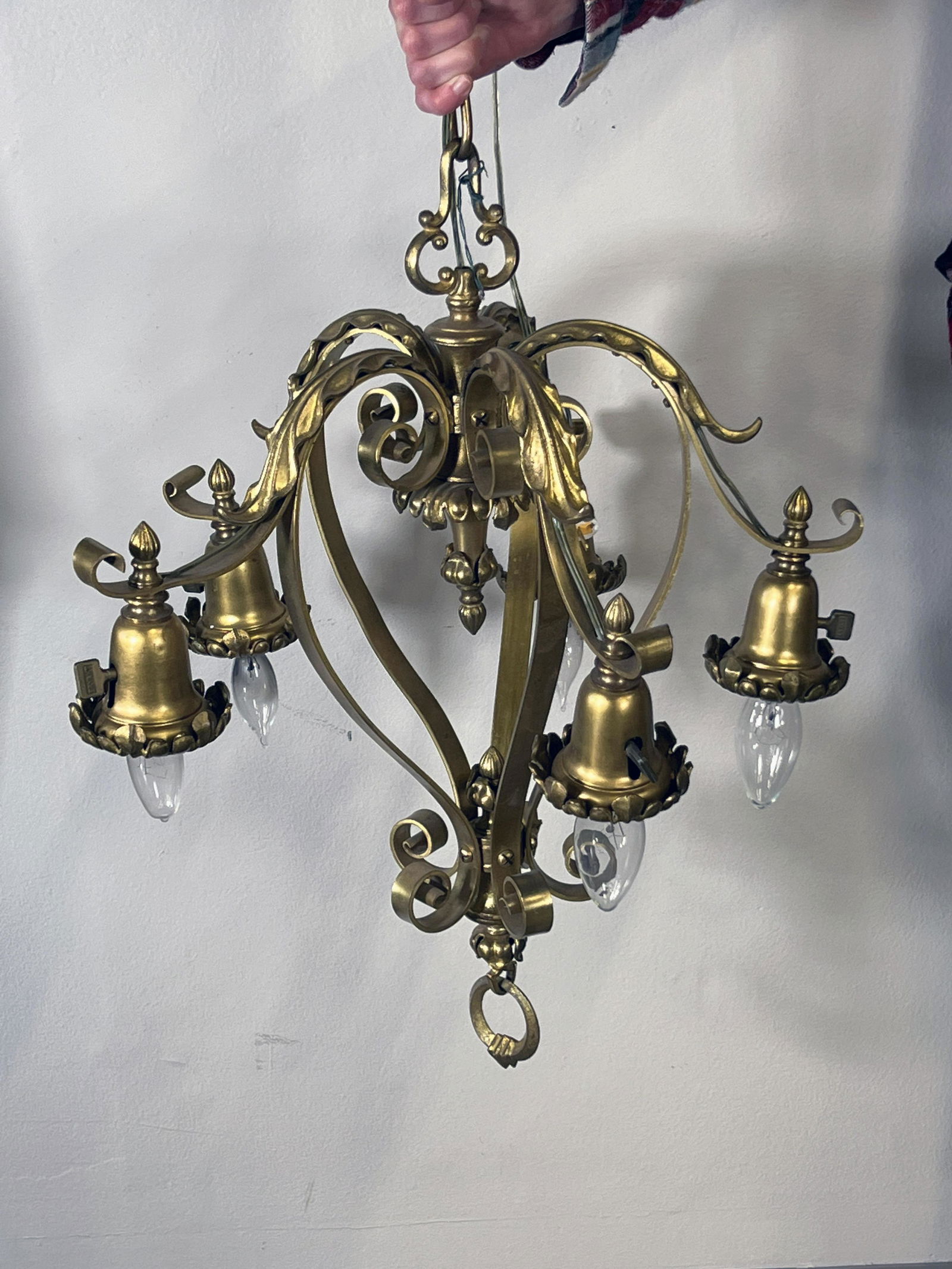 ANTIQUE BRASS 5 LIGHT CHANDELIER (1 of 3)