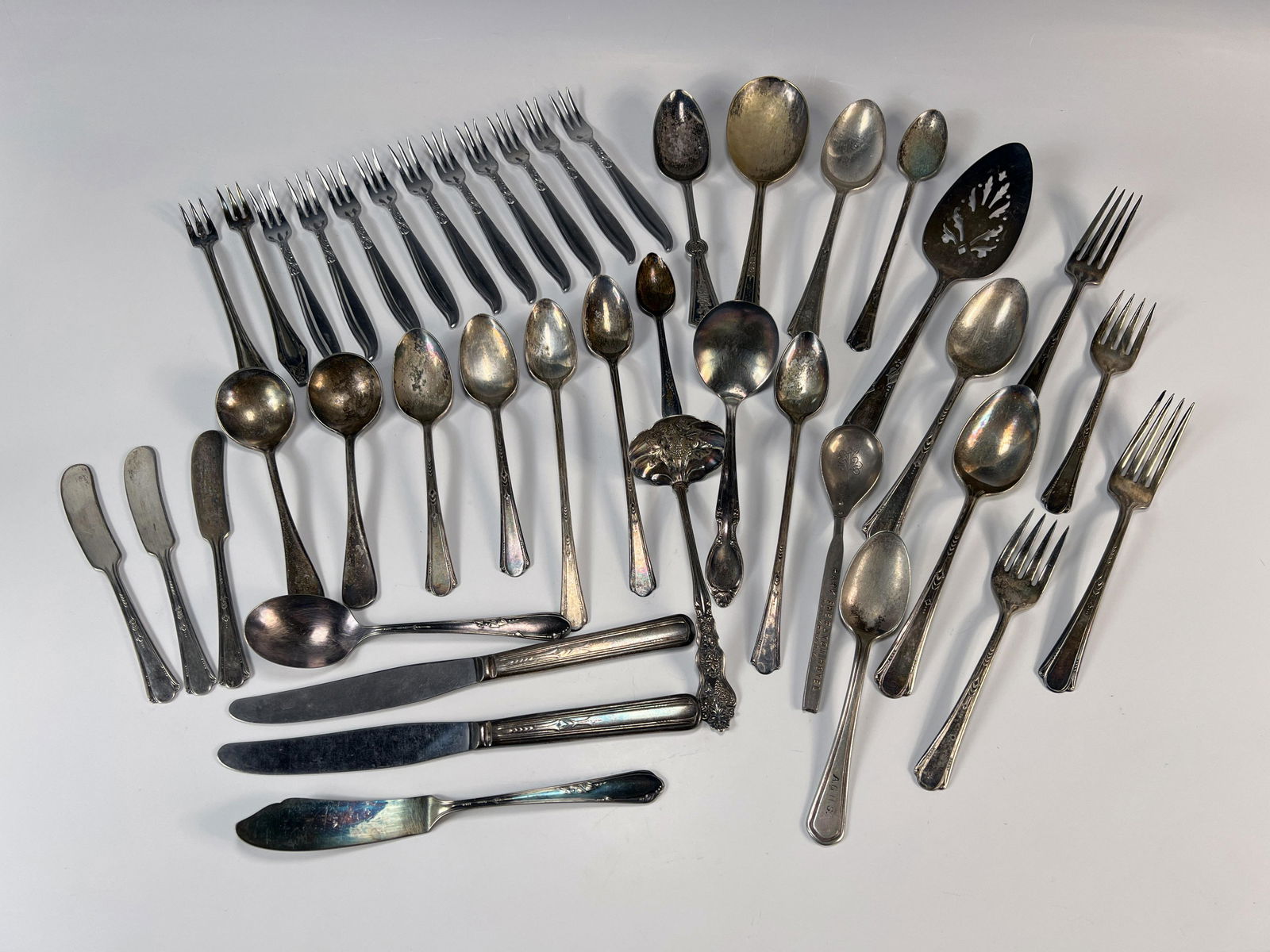 SILVER PLATE UTENSILS: SILVER PLATE UTENSILS