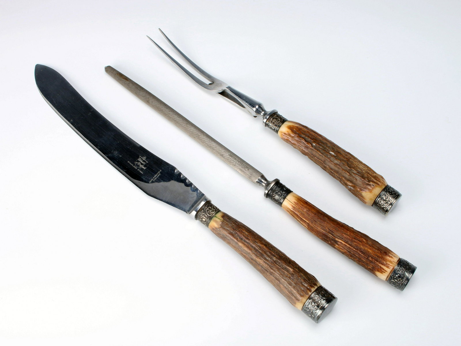 ABBOT OF ENGLAND HORN CARVING SET: ABBOT OF ENGLAND HORN CARVING SET