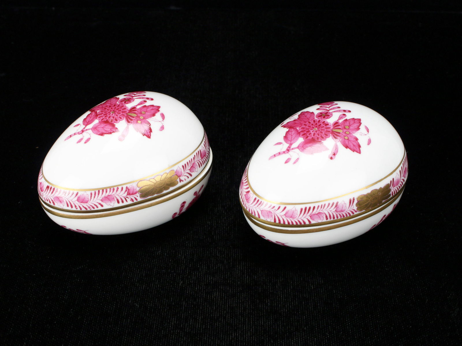 TWO HEREND CHINESE BOUQUET RASPBERRY EGG BONBON BOX (1 of 4)