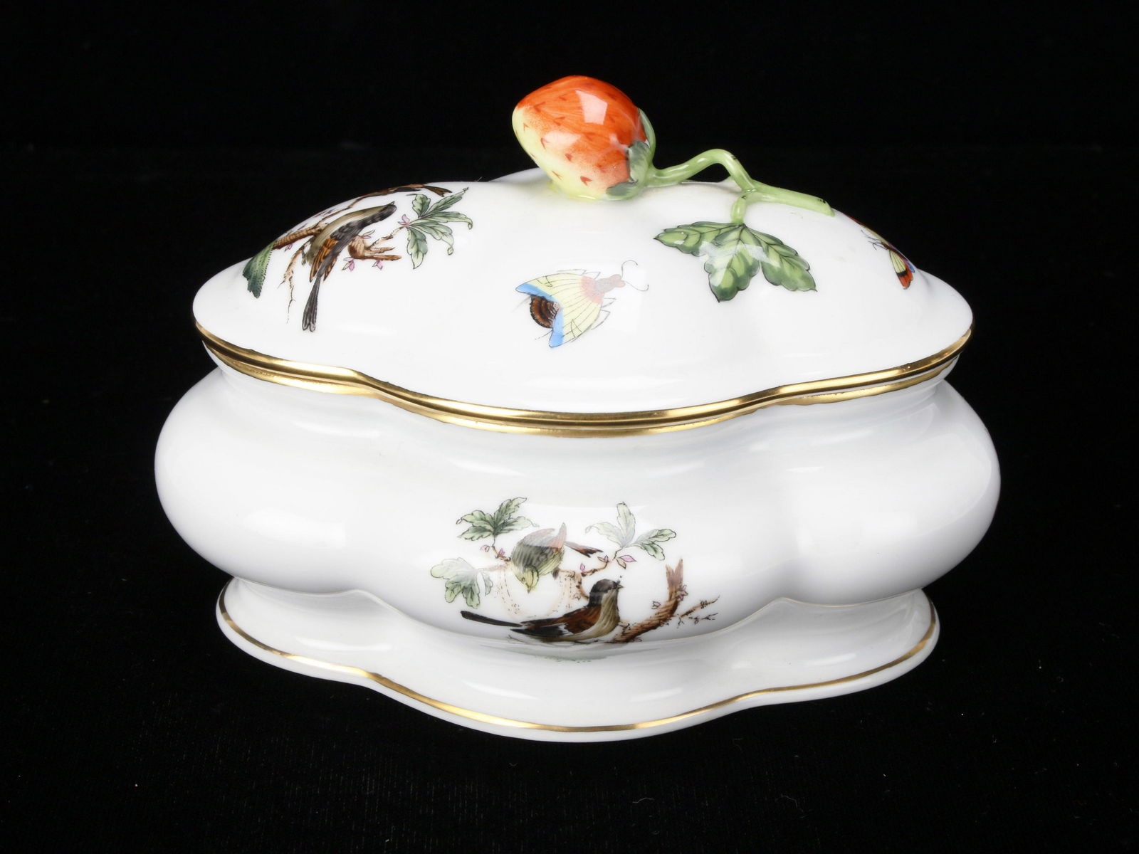HEREND ROTHSCHILD BIRD COVERED BOWL WITH STRAWBERRY FINIAL (1 of 6)