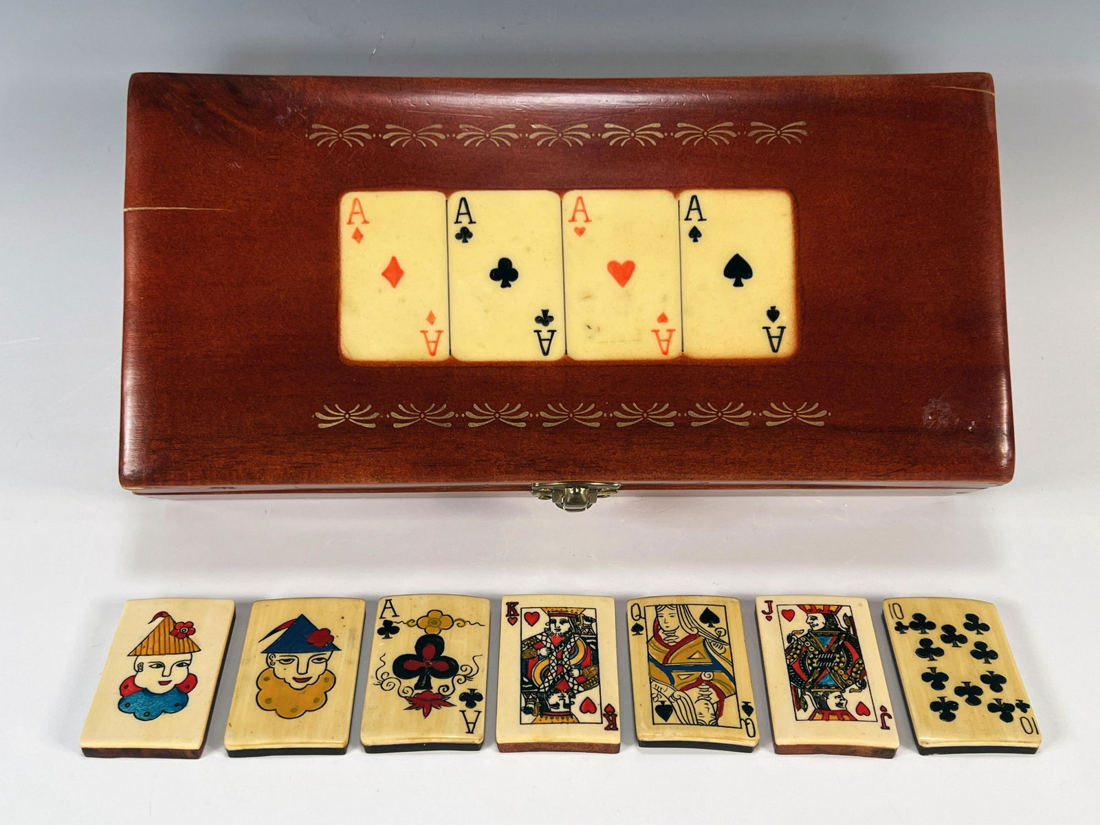 ANTIQUE STYLE WOODEN DECK OF PLAYING CARDS IN CASE (1 of 6)
