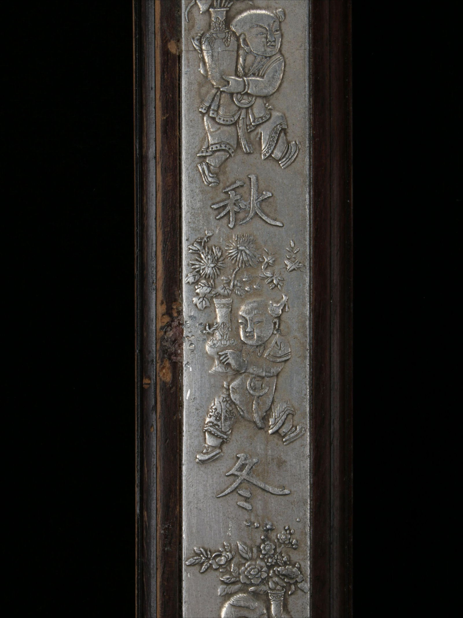 SCROLL PAPER WEIGHT (1 of 6)