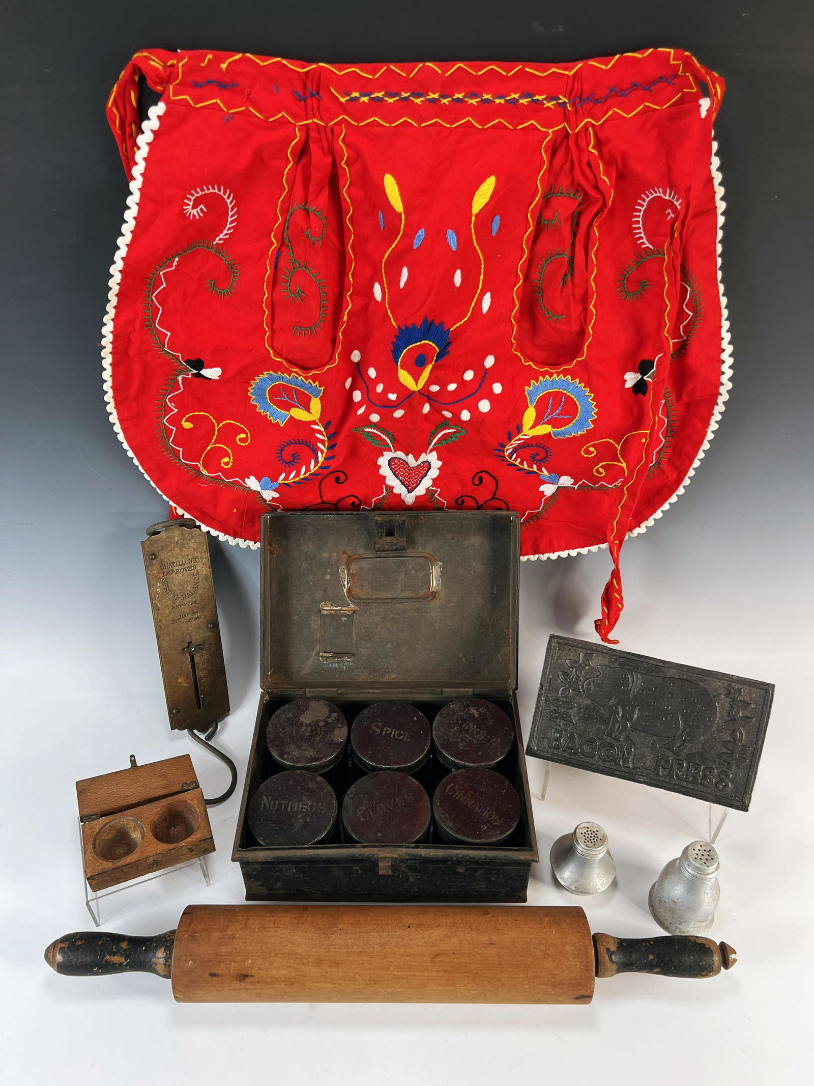 VINTAGE WOOD & TIN KITCHEN TOOLS & APRON (1 of 5)