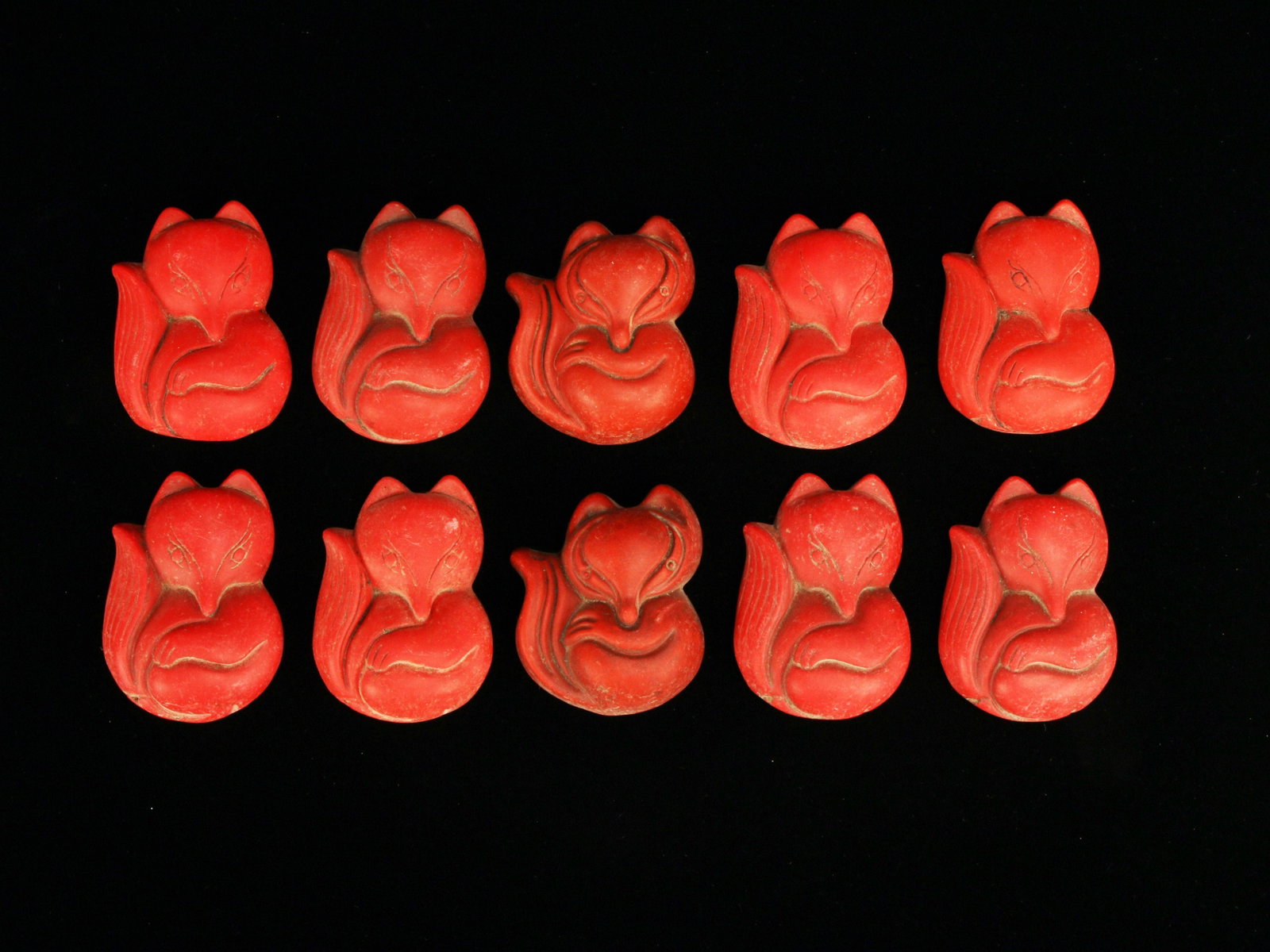 10 RED FOX PENDANTS: 10 RED FOX PENDANTS