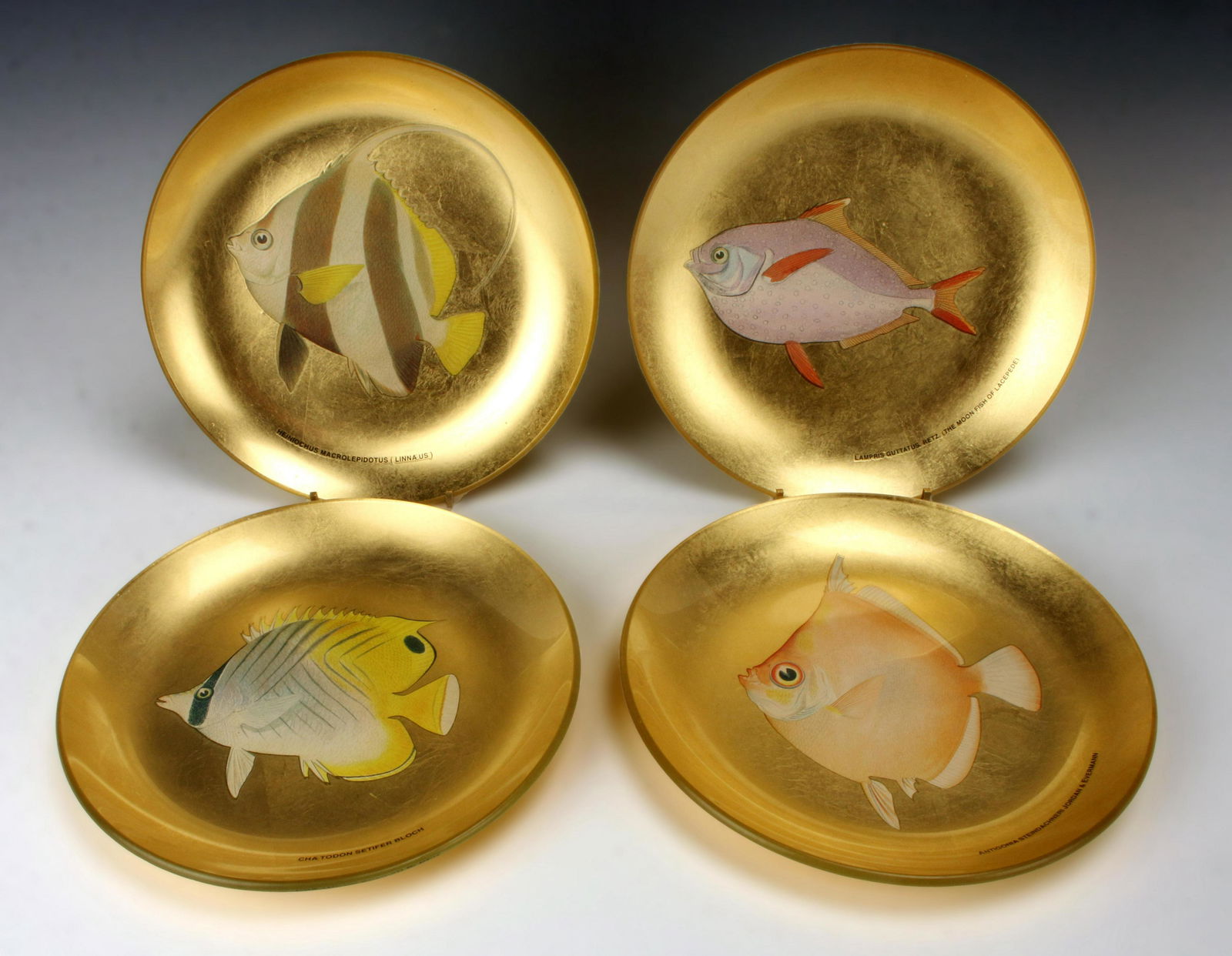 FOUR DECORATIVE GOLD LEAF FISH DISHES (1 of 3)