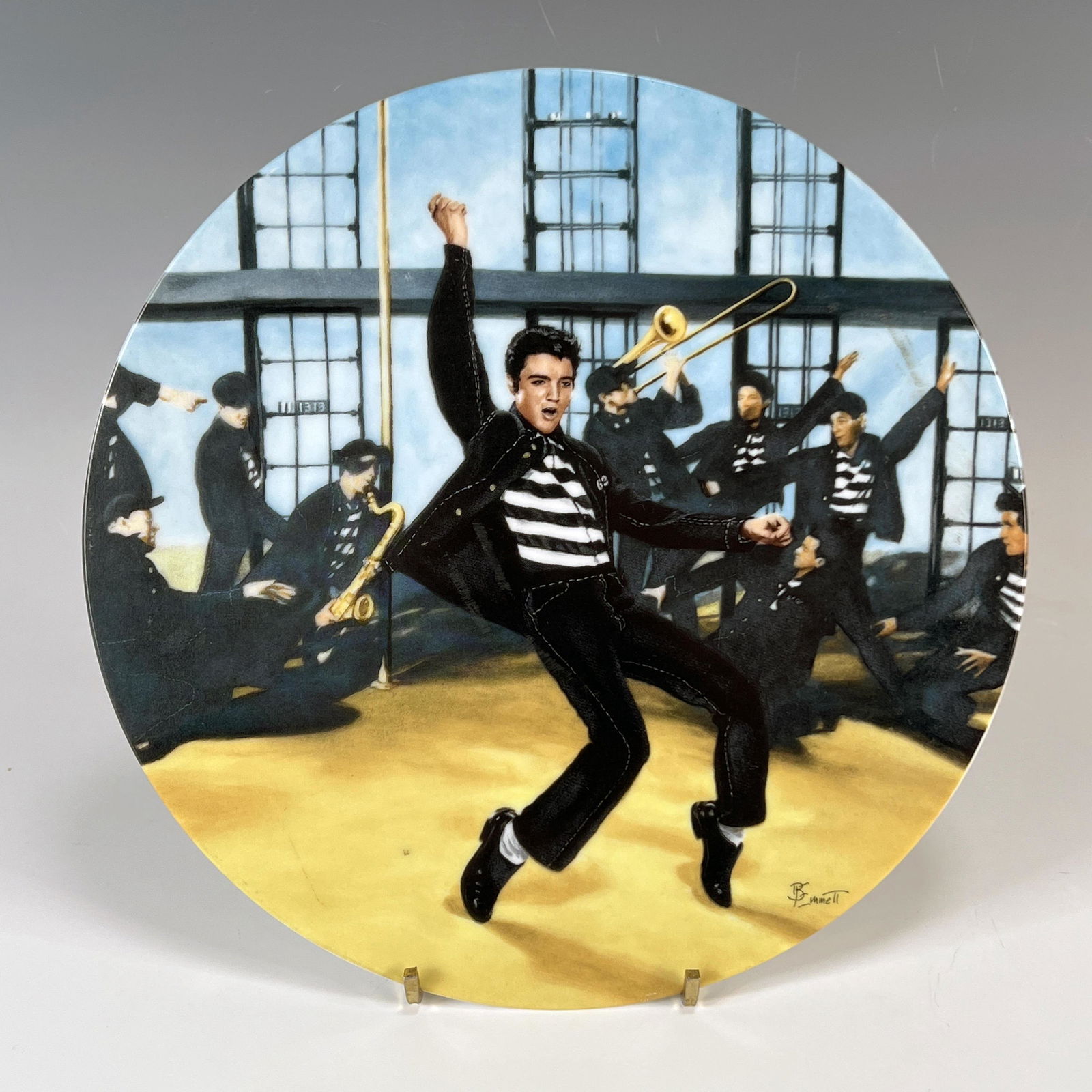 COMMEMORATIVE LIMITED EDITION ELVIS PRESLEY PLATE (1 of 5)