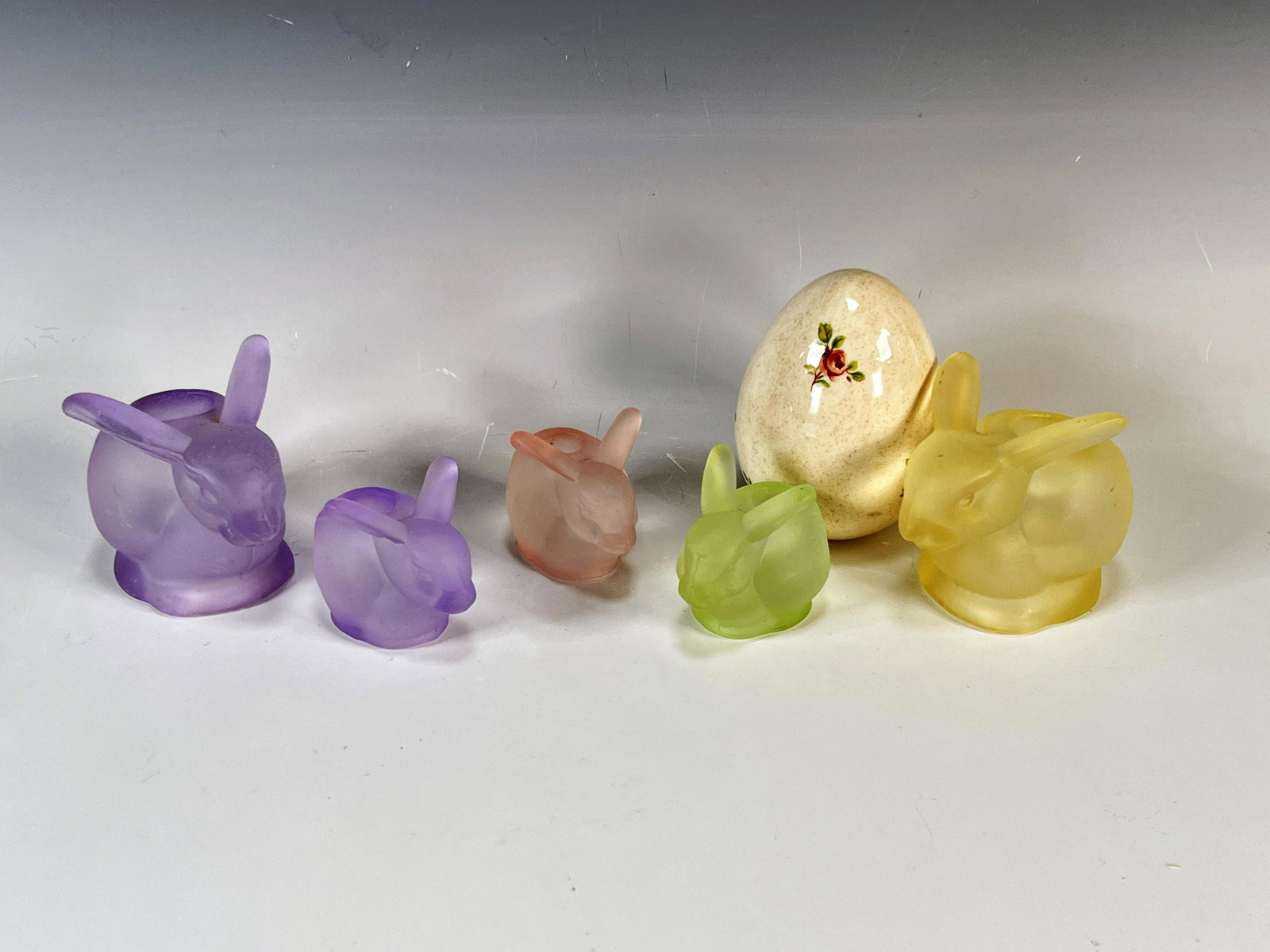 FIVE MULTICOLOR FROSTED GLASS BUNNY CANDLEHOLDERS: FIVE MULTICOLOR FROSTED GLASS BUNNY CANDLEHOLDERS