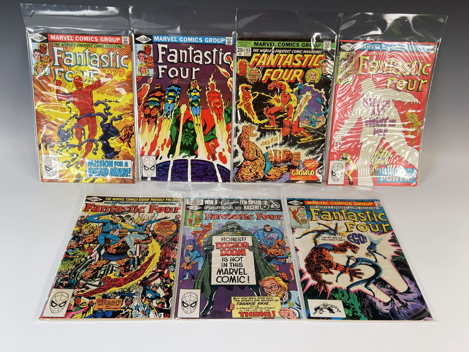 LOT OF VINTAGE FANTASTIC FOUR MARVEL COMICS (1 of 5)