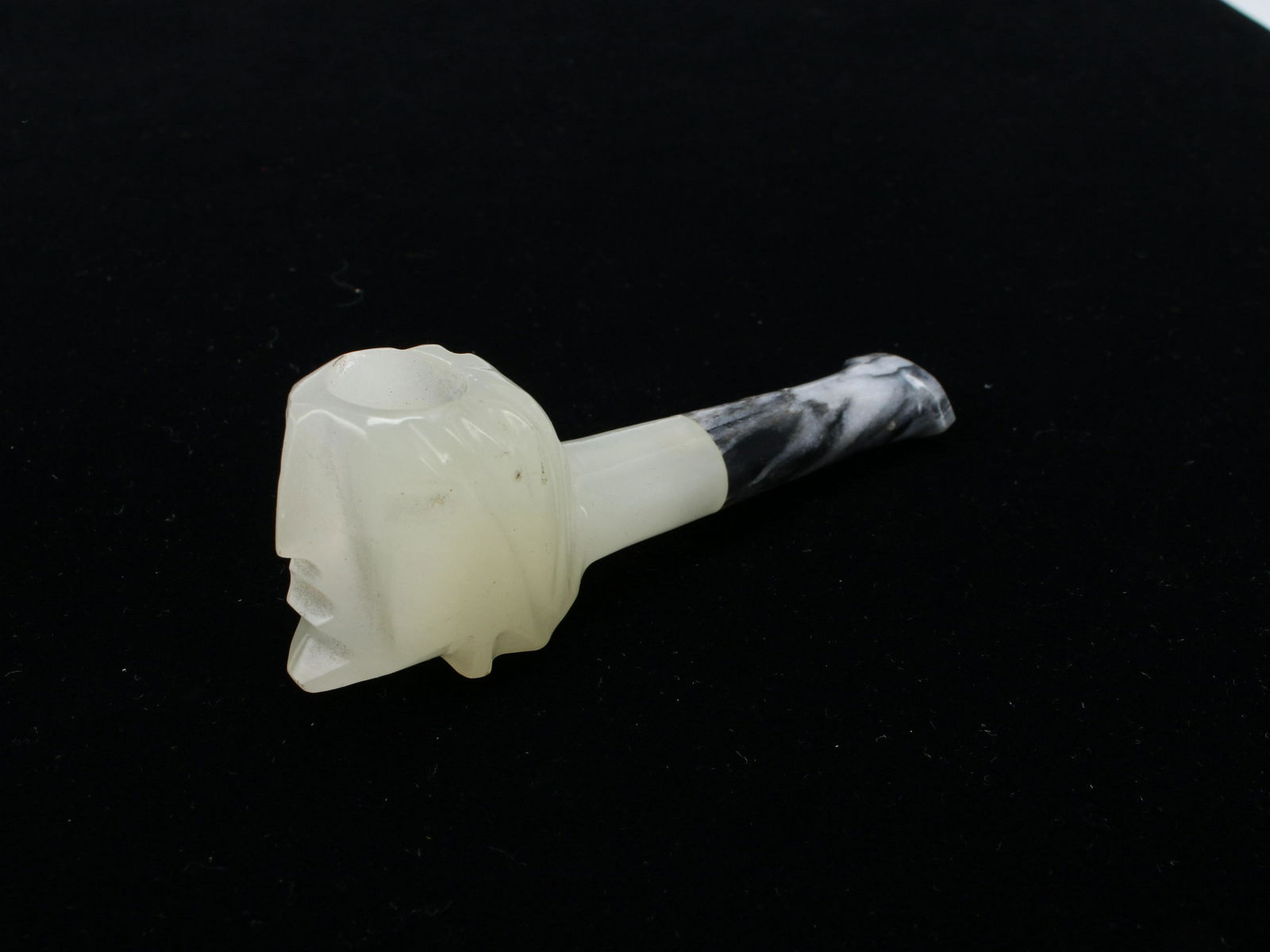 CARVED MEXICAN ONYX PIPE (1 of 4)
