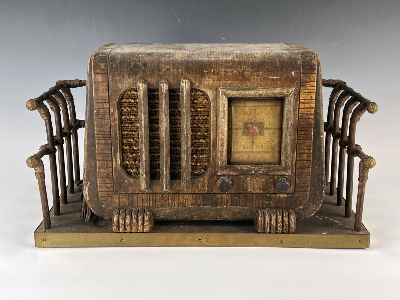PHILCO ANTIQUE TUBE RADIO (1 of 7)