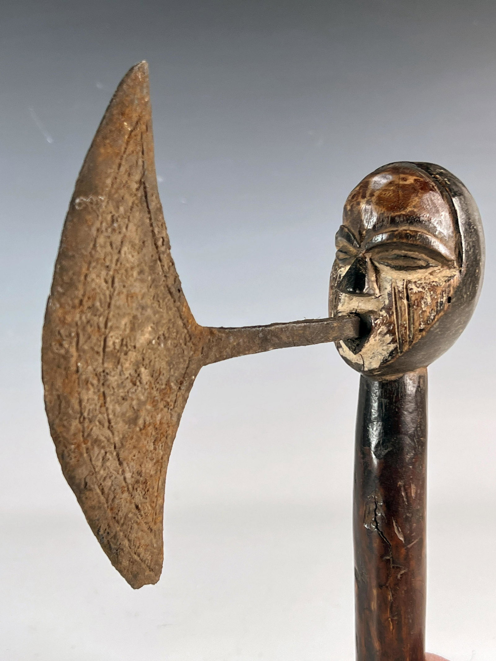 CEREMONIAL WOODEN AXE CONGO ZAIRE CENTRAL AFRICA: CEREMONIAL WOODEN AXE CONGO ZAIRE CENTRAL AFRICA</