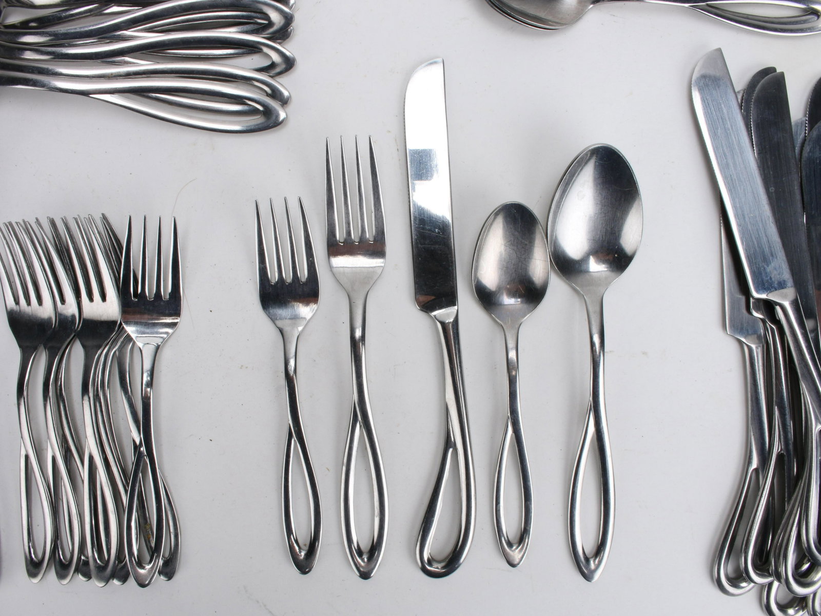 MACYS THE CELLAR STAINLESS FLATWARE: MACYS THE CELLAR STAINLESS FLATWARE <