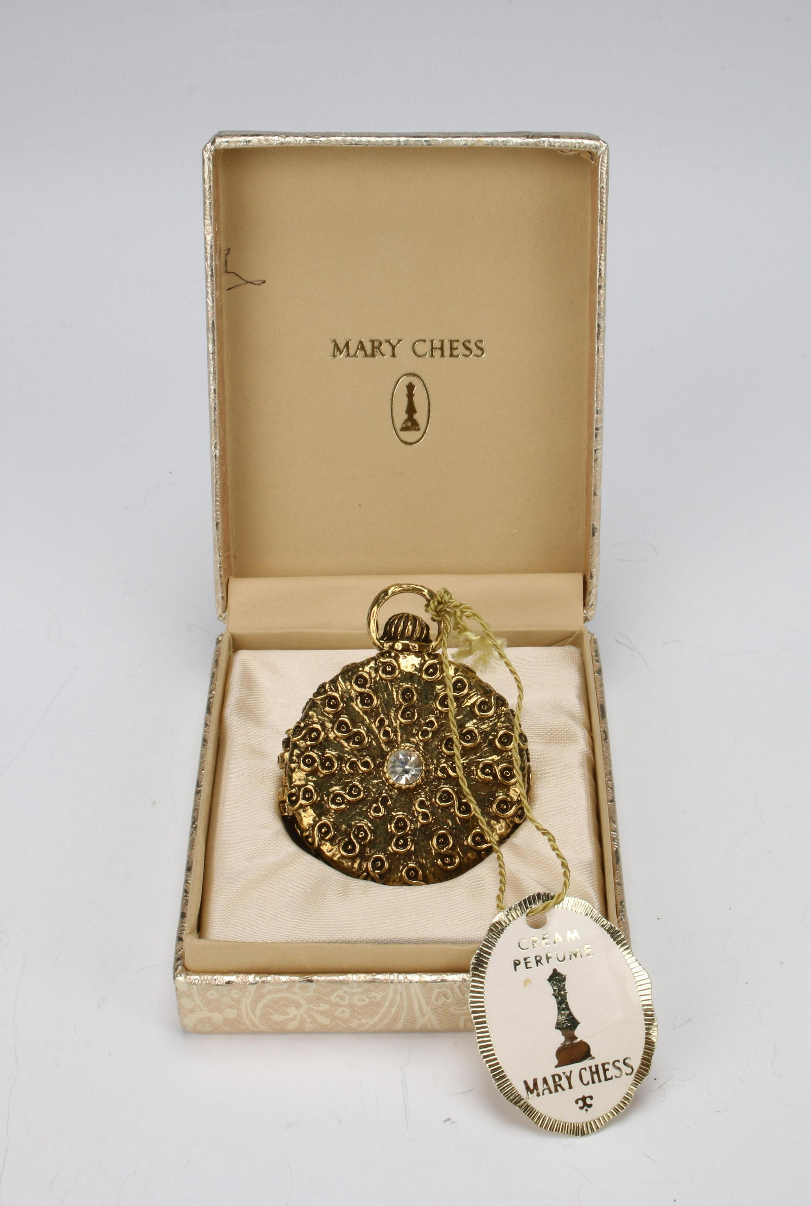 MARY CHESS TAPESTRY PERFUME SACHET LOCKET: MARY CHESS TAPESTRY PERFUME SACHET LOCKET