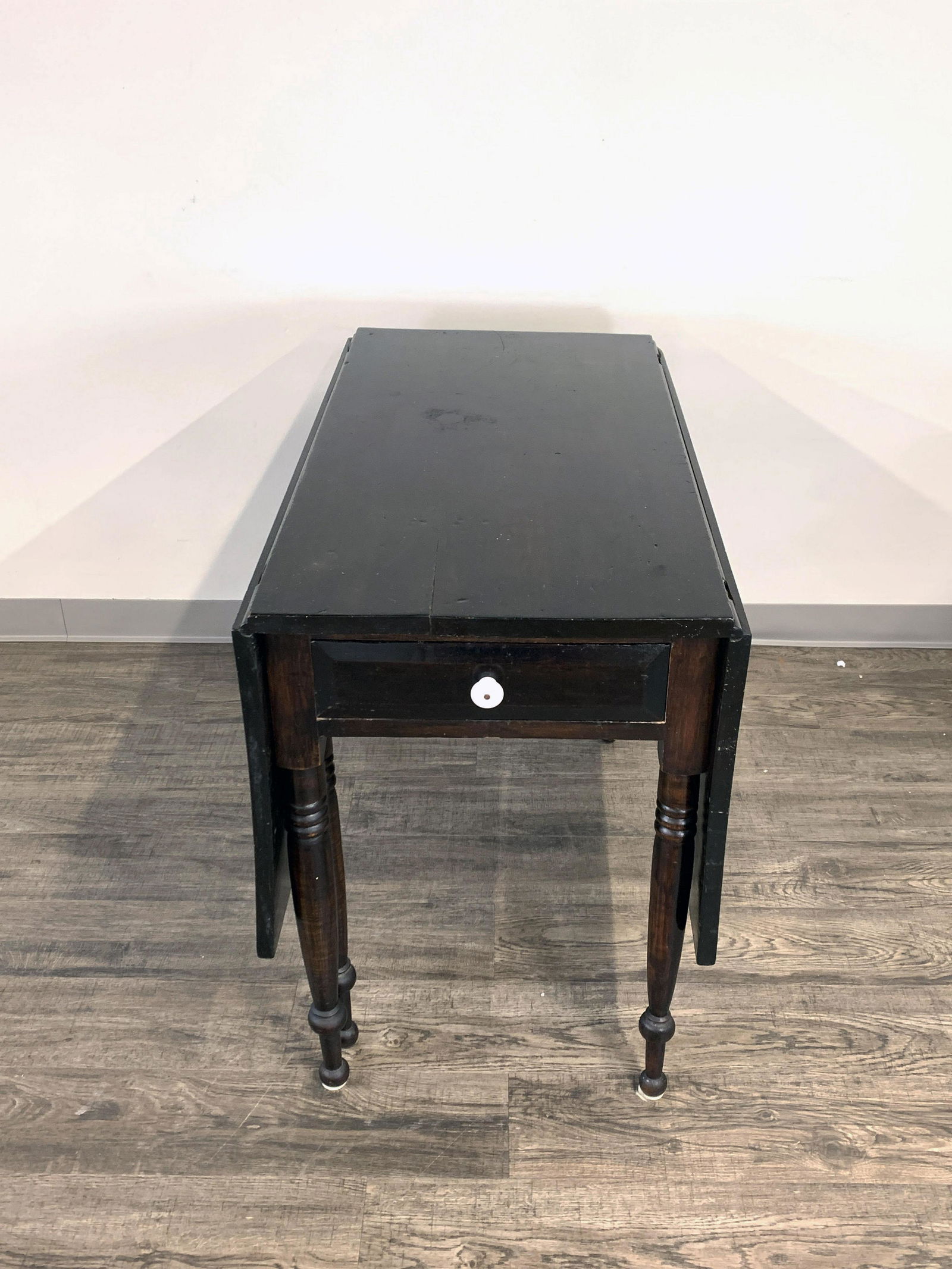 DROP LEAF DINING TABLE: DROP LEAF DINING TABLE