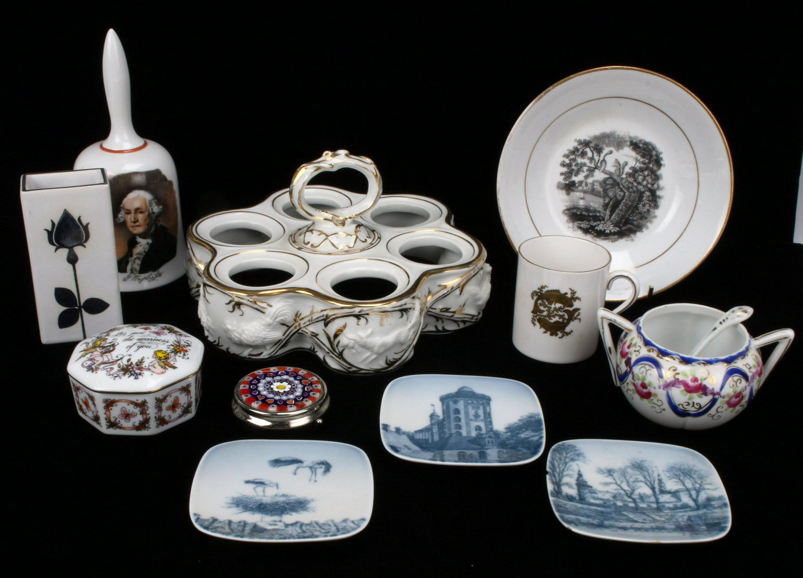 ASSEMBLED LOT OF CONTINENTAL PORCELAIN: ASSEMBLED LOT OF CONTINENTAL PORCELAIN