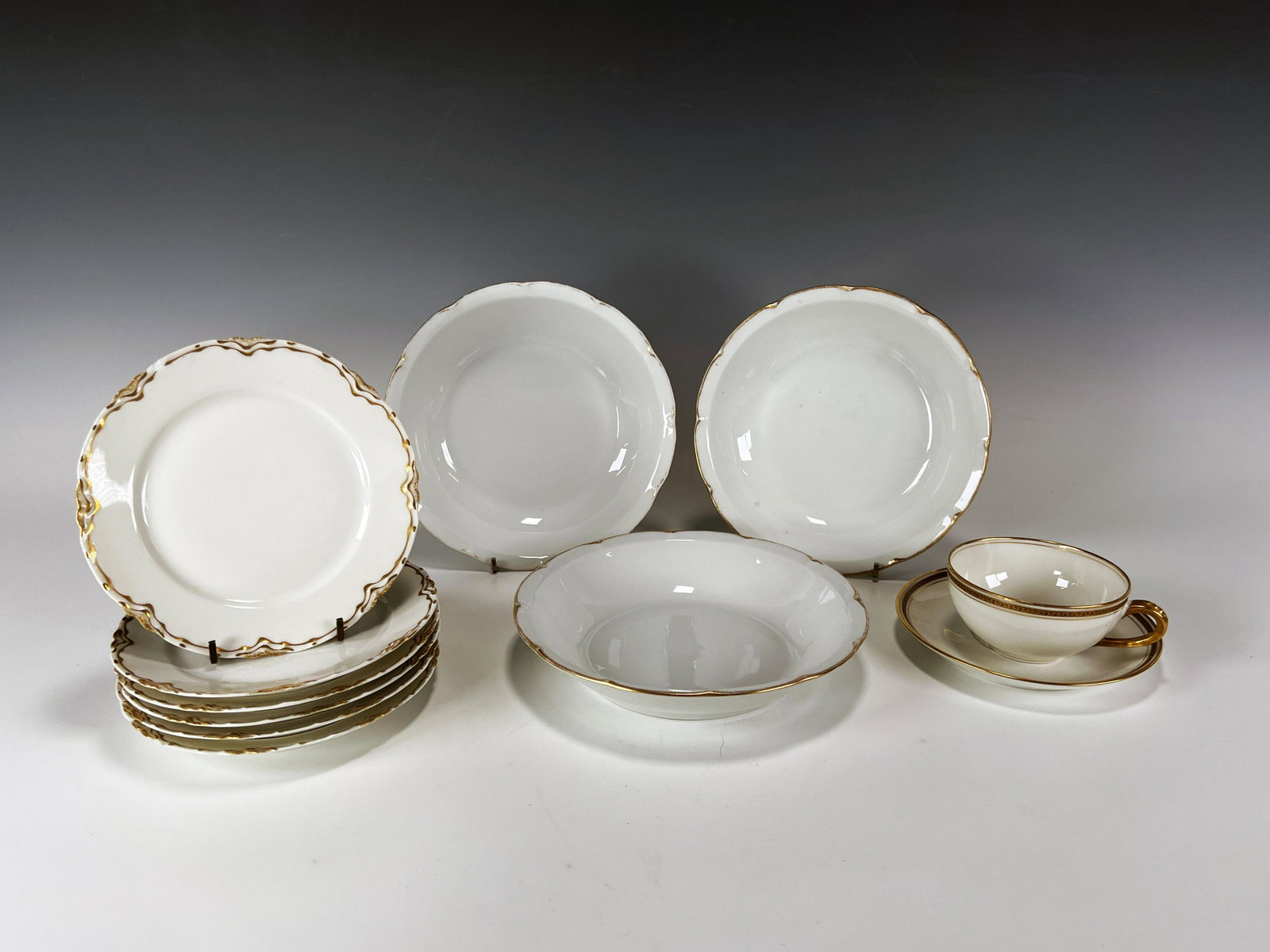 LIMOGES PLATES & BOWLS: LIMOGES PLATES & BOWLS
