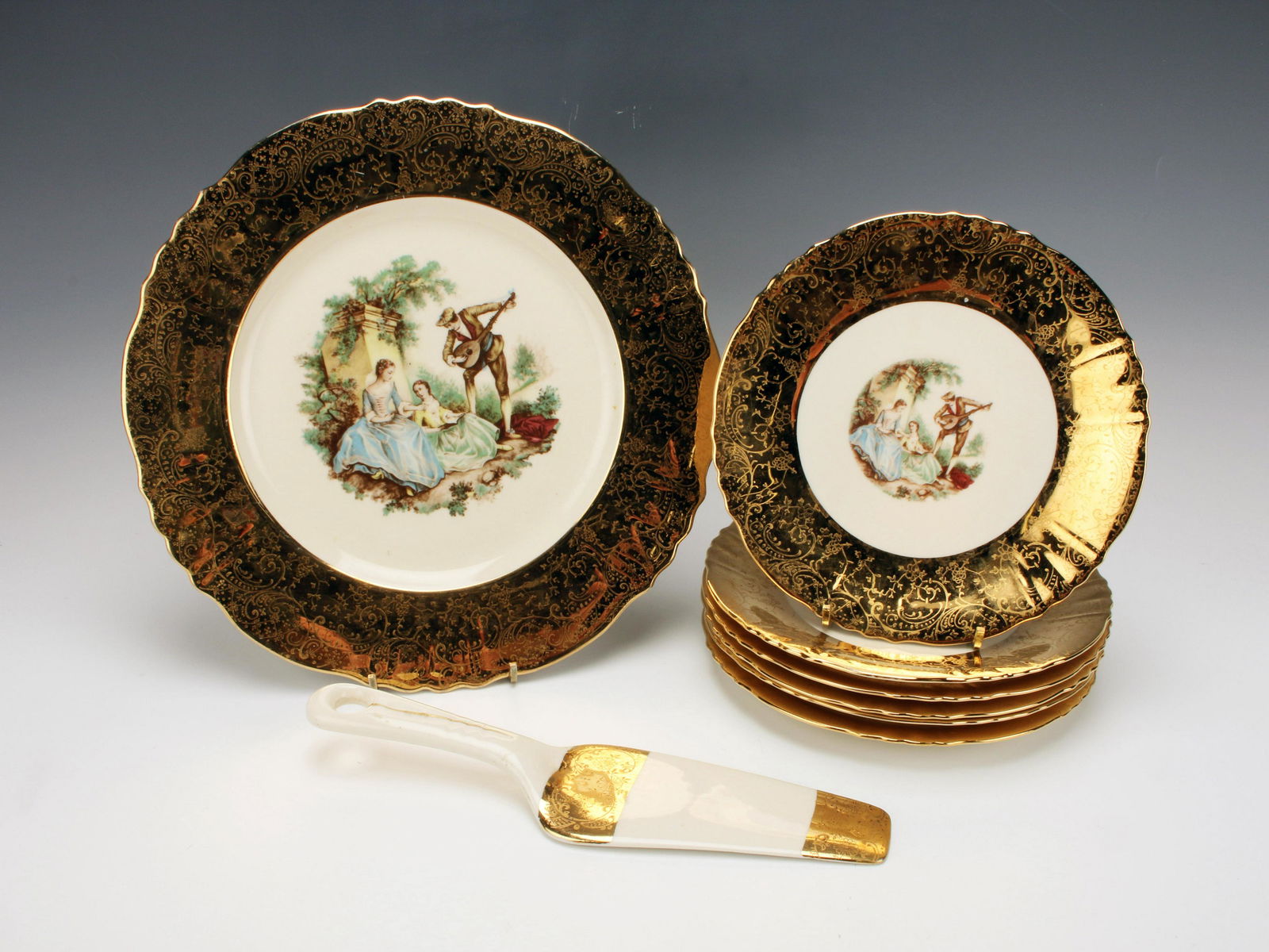 ATLAS CHINA 22 KARAT GOLD DESSERT SET: ATLAS CHINA 22 KARAT GOLD DESSERT SET