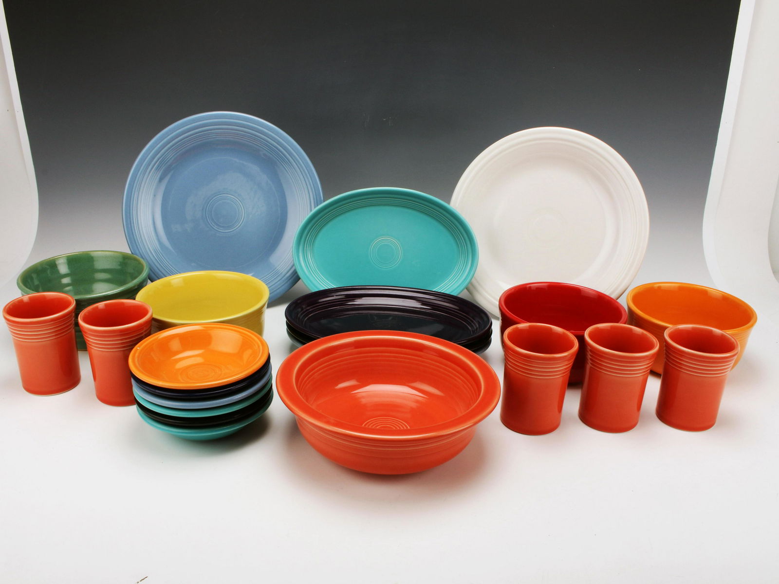 LOT OF HOMER LAUGHLIN FIESTAWARE: LOT OF HOMER LAUGHLIN FIESTAWARE