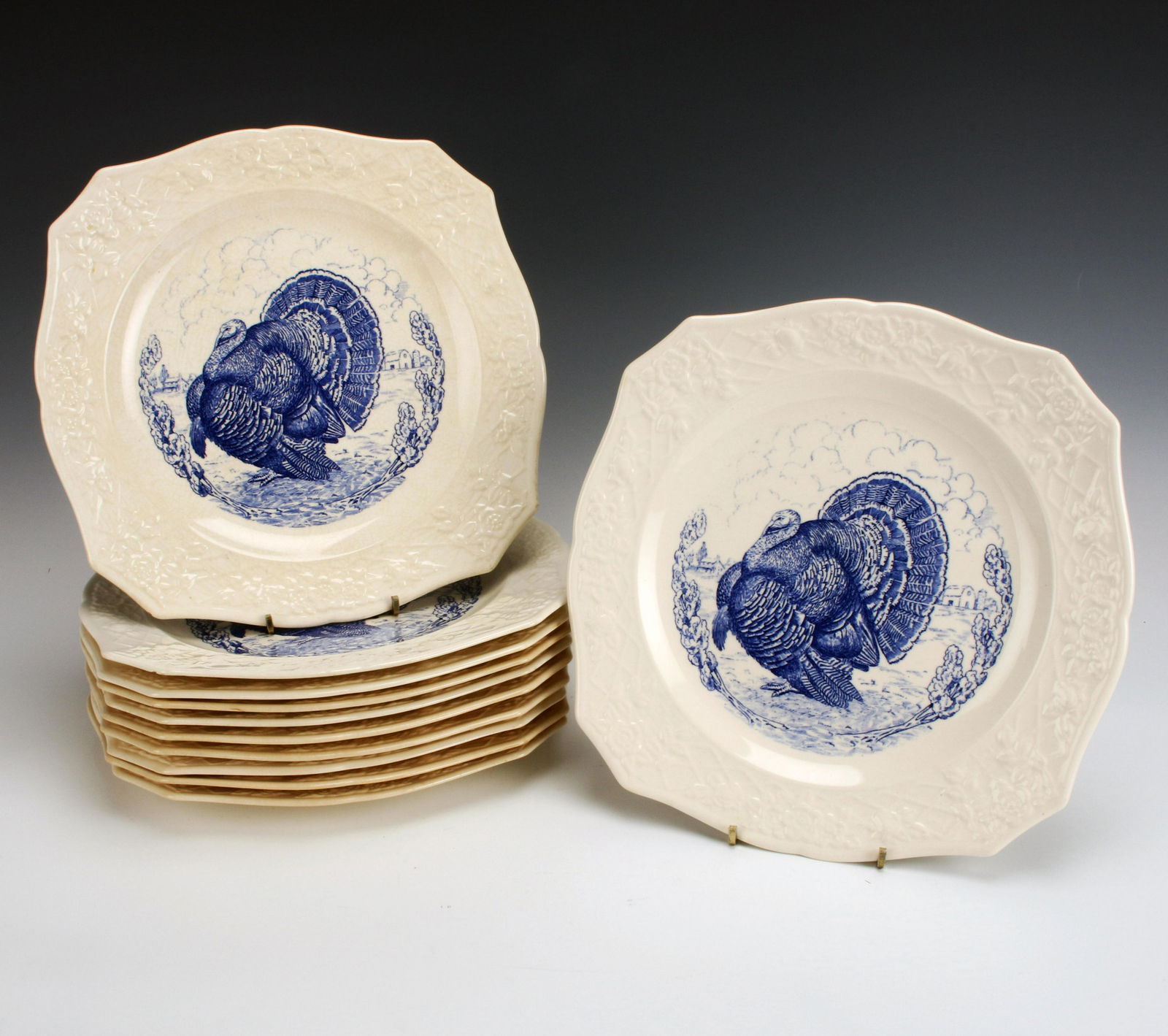 SET OF 11 ANTIQUE BLUE AND WHITE TURKEY DINNER PLATES: SET OF 11 ANTIQUE BLUE AND WHITE TURKEY DINNER PLA