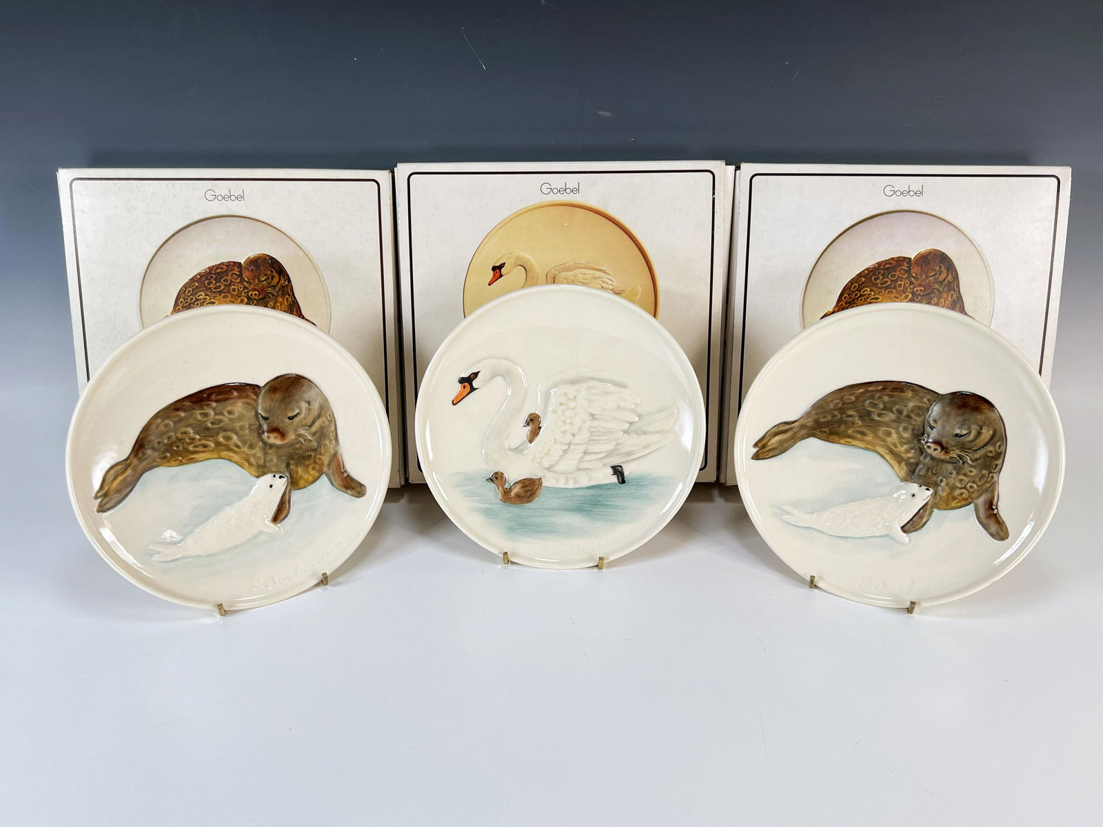 3 GOEBEL MOTHERS SERIES BAS RELIEF PLATES: 3 GOEBEL MOTHERS SERIES BAS RELIEF PLATES