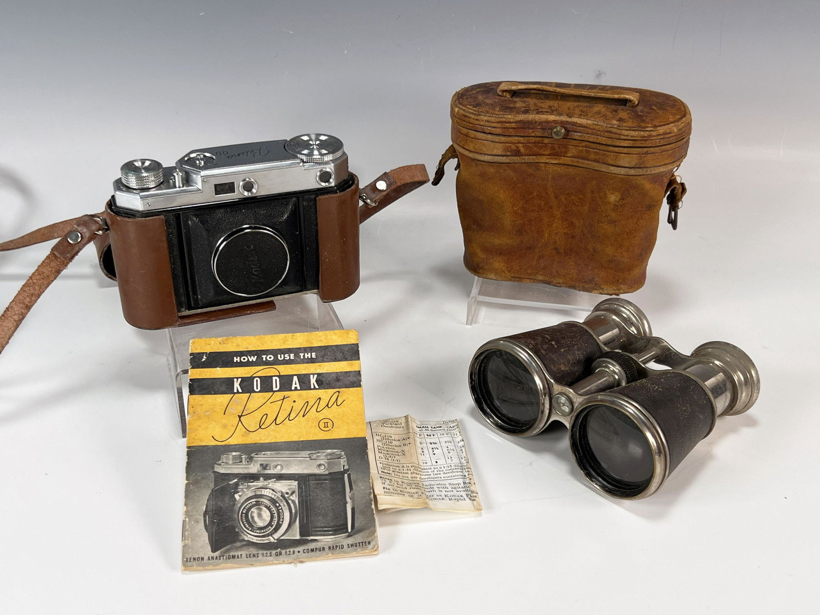 KODAK RETINA CAMERA & VINTAGE IRIS PARIS BINOCULARS (1 of 4)