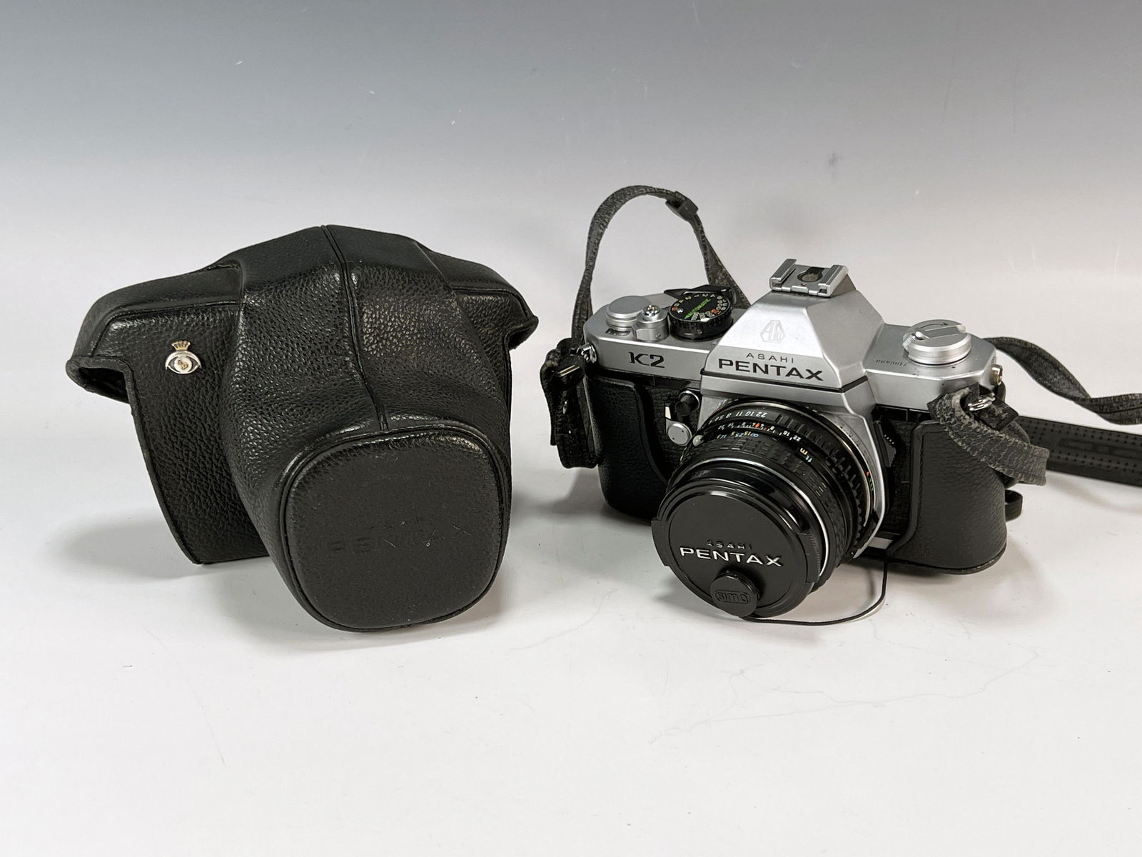 ASAHI PENTAX K2 CAMERA IN CASE (1 of 2)