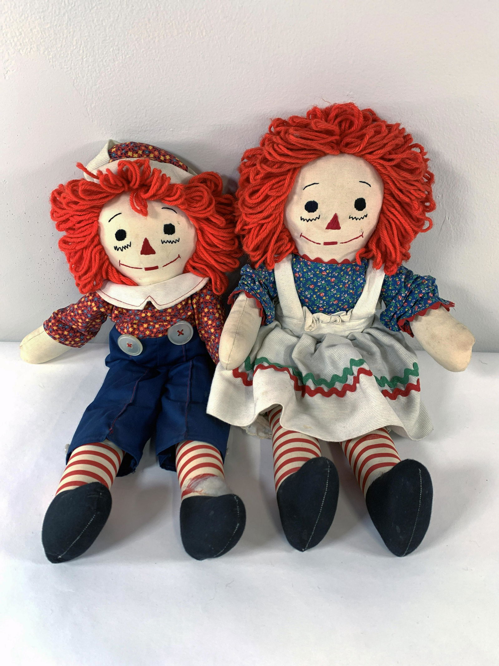 RAGGEDY ANN AND ANDY DOLLS (1 of 2)