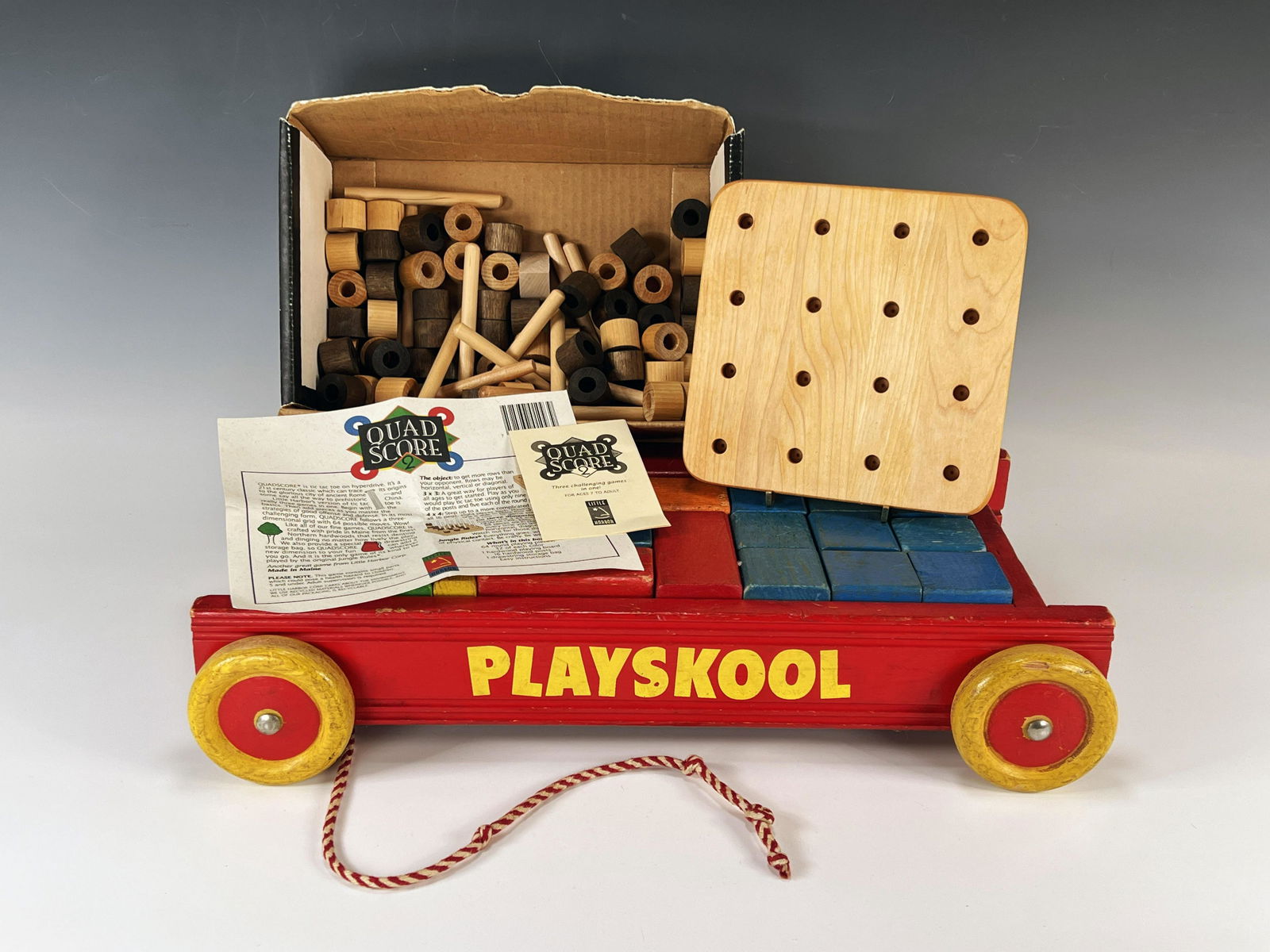 VINTAGE PLAYSKOOL PULL WAGON WITH BLOCKS AND QUAD SCORE GAME (1 of 6)