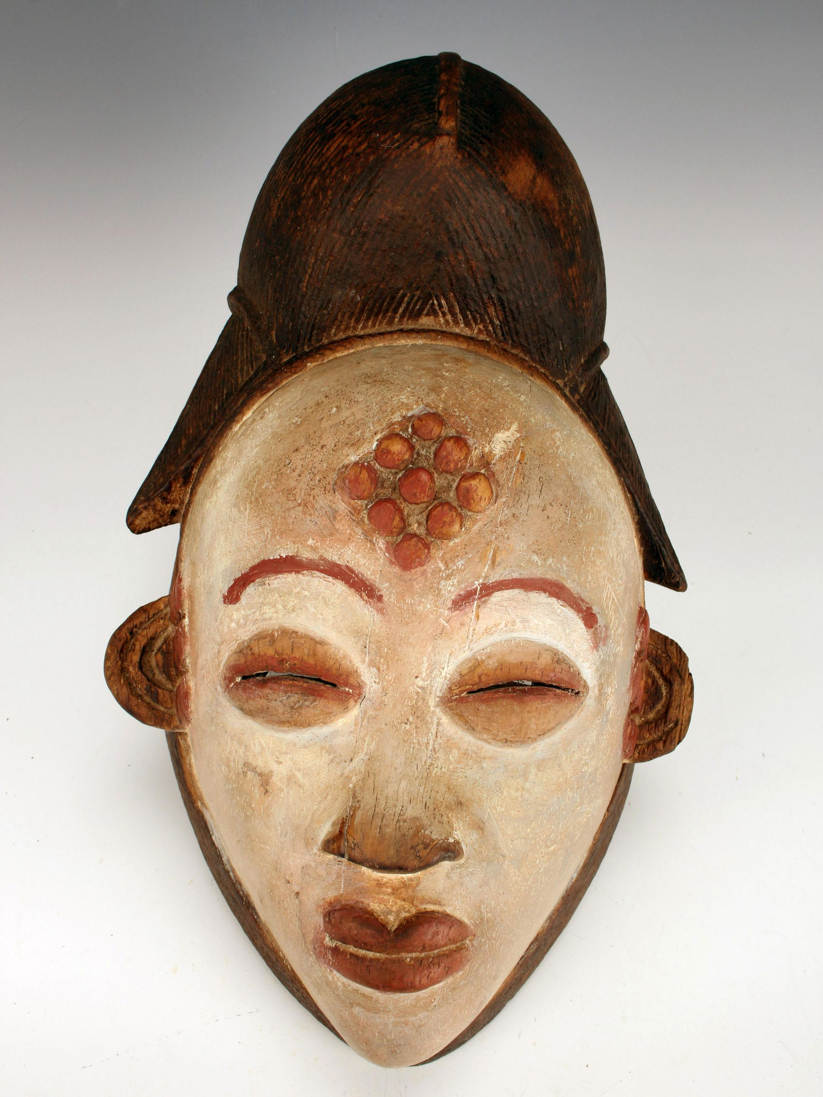 A WHITE PUNU MASK GABON CENTRAL AFRICA (1 of 5)