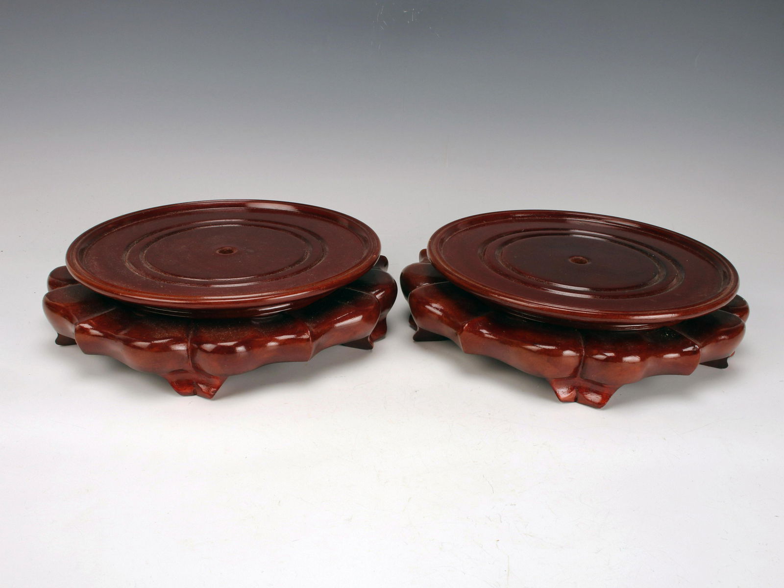 2 ROUND VASE STANDS (1 of 2)