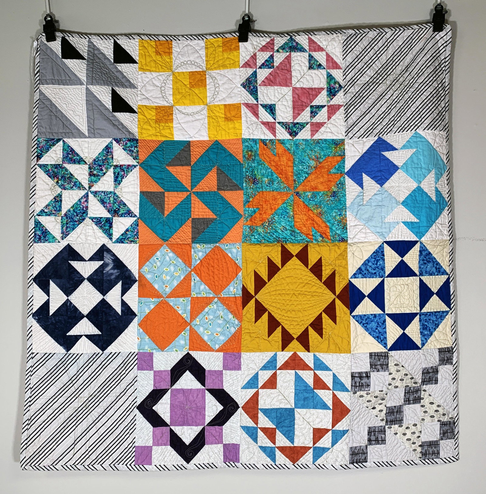 SMALL BRIGHT QUILT: SMALL BRIGHT QUILT