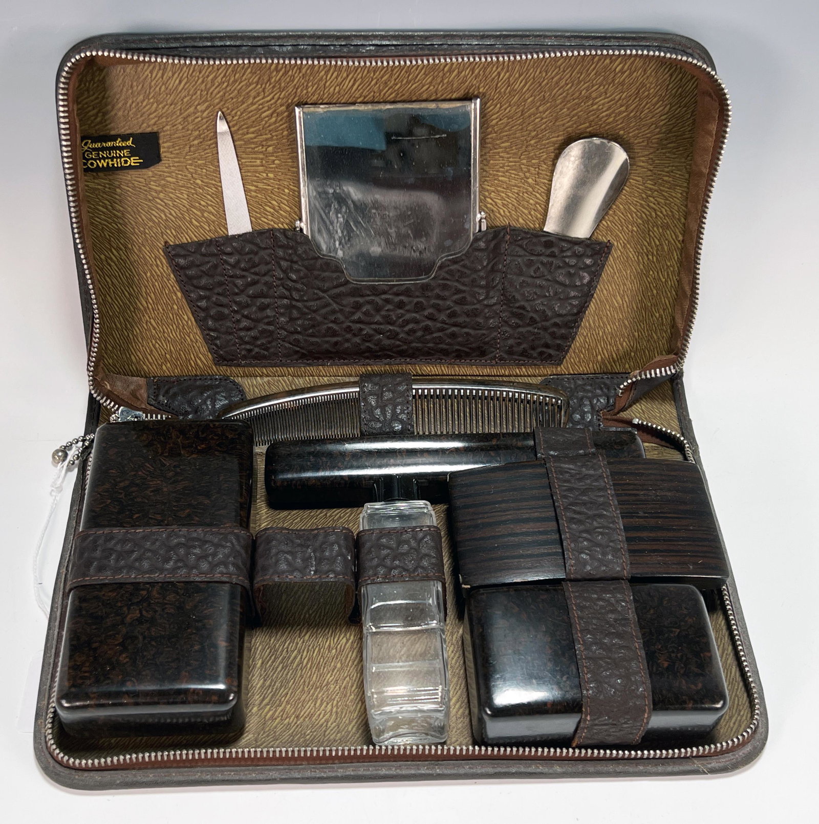 VINTAGE TRAVELING VANITY SET: VINTAGE TRAVELING VANITY SET